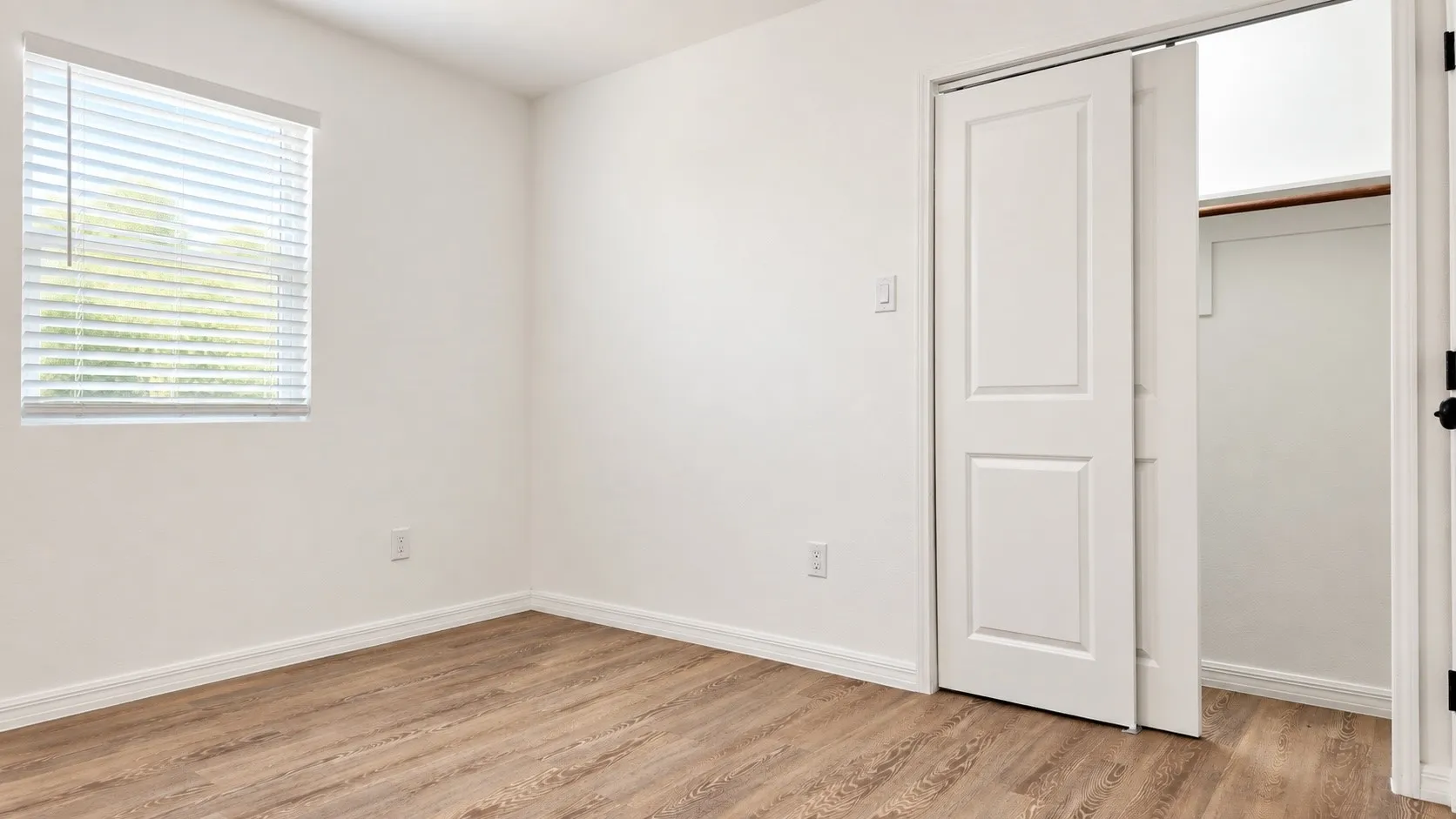 Single Family Residence For Sale in Tarrant County , 6163 Truman Drive, Fort Worth, Texas 76112, 4 Bedroom, 2 Bathroom, Garage spaces, 1,200 Sqft, built in 1959, mls#21382759, Real Estate Agent in Fort Worth, Homes For Sale in Tarrant county, Homes For Sale in Fort Worth, Realtor in Fort Worth Texas, Real Estate Brokerage Independent Realty Texas, Luminita Cordes Realtor