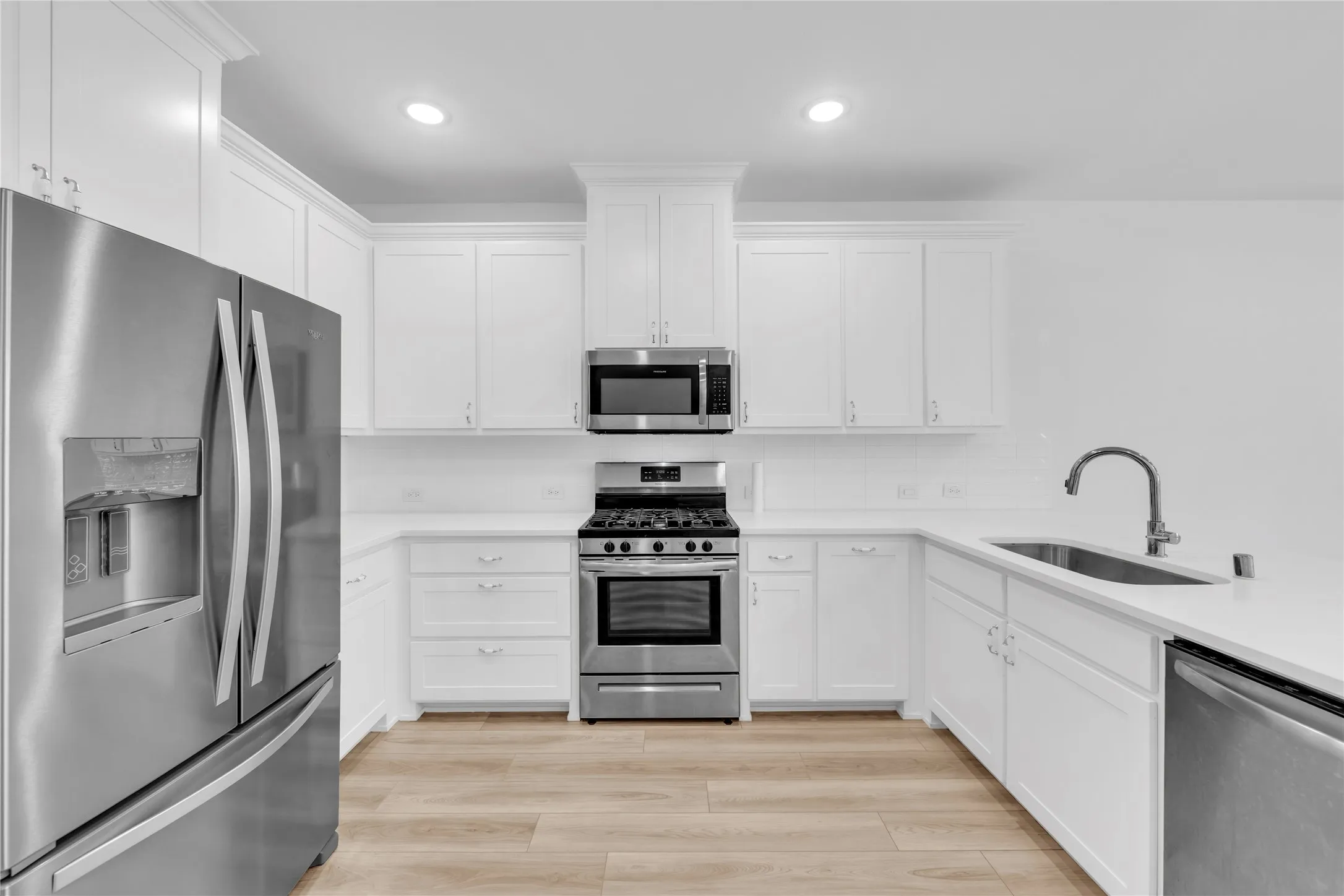 Townhouse For Sale in Dallas County , 2610 Settlers Place, Garland, Texas 75042, 2 Bedroom, 3 Bathroom, 2 Garage spaces, 1,510 Sqft, built in 2023, mls#21380190, Real Estate Agent in Garland, Homes For Sale in Dallas county, Homes For Sale in Garland, Realtor in Garland Texas, Real Estate Brokerage Independent Realty Texas, Luminita Cordes Realtor