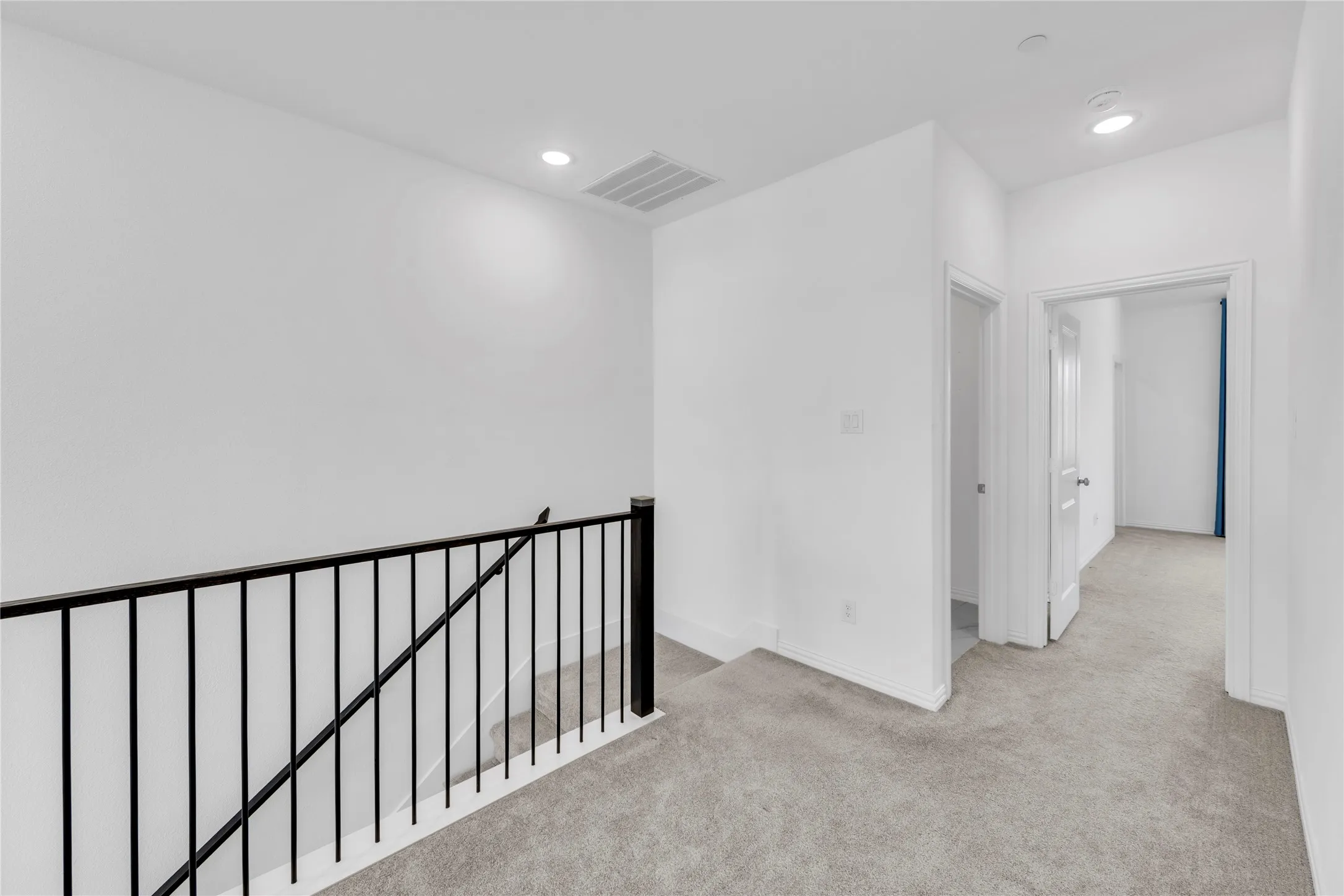 Townhouse For Sale in Dallas County , 2610 Settlers Place, Garland, Texas 75042, 2 Bedroom, 3 Bathroom, 2 Garage spaces, 1,510 Sqft, built in 2023, mls#21380190, Real Estate Agent in Garland, Homes For Sale in Dallas county, Homes For Sale in Garland, Realtor in Garland Texas, Real Estate Brokerage Independent Realty Texas, Luminita Cordes Realtor