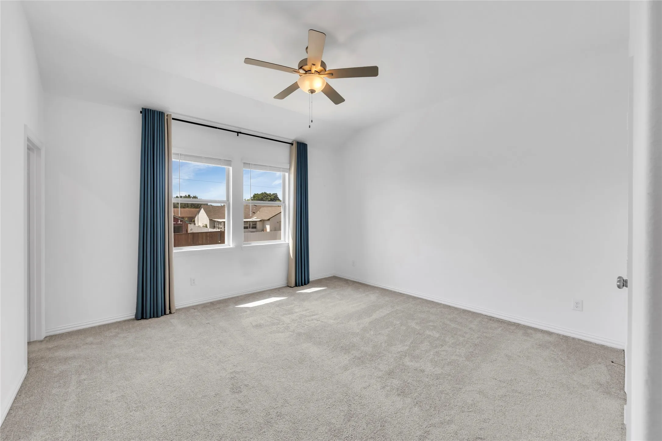 Townhouse For Sale in Dallas County , 2610 Settlers Place, Garland, Texas 75042, 2 Bedroom, 3 Bathroom, 2 Garage spaces, 1,510 Sqft, built in 2023, mls#21380190, Real Estate Agent in Garland, Homes For Sale in Dallas county, Homes For Sale in Garland, Realtor in Garland Texas, Real Estate Brokerage Independent Realty Texas, Luminita Cordes Realtor