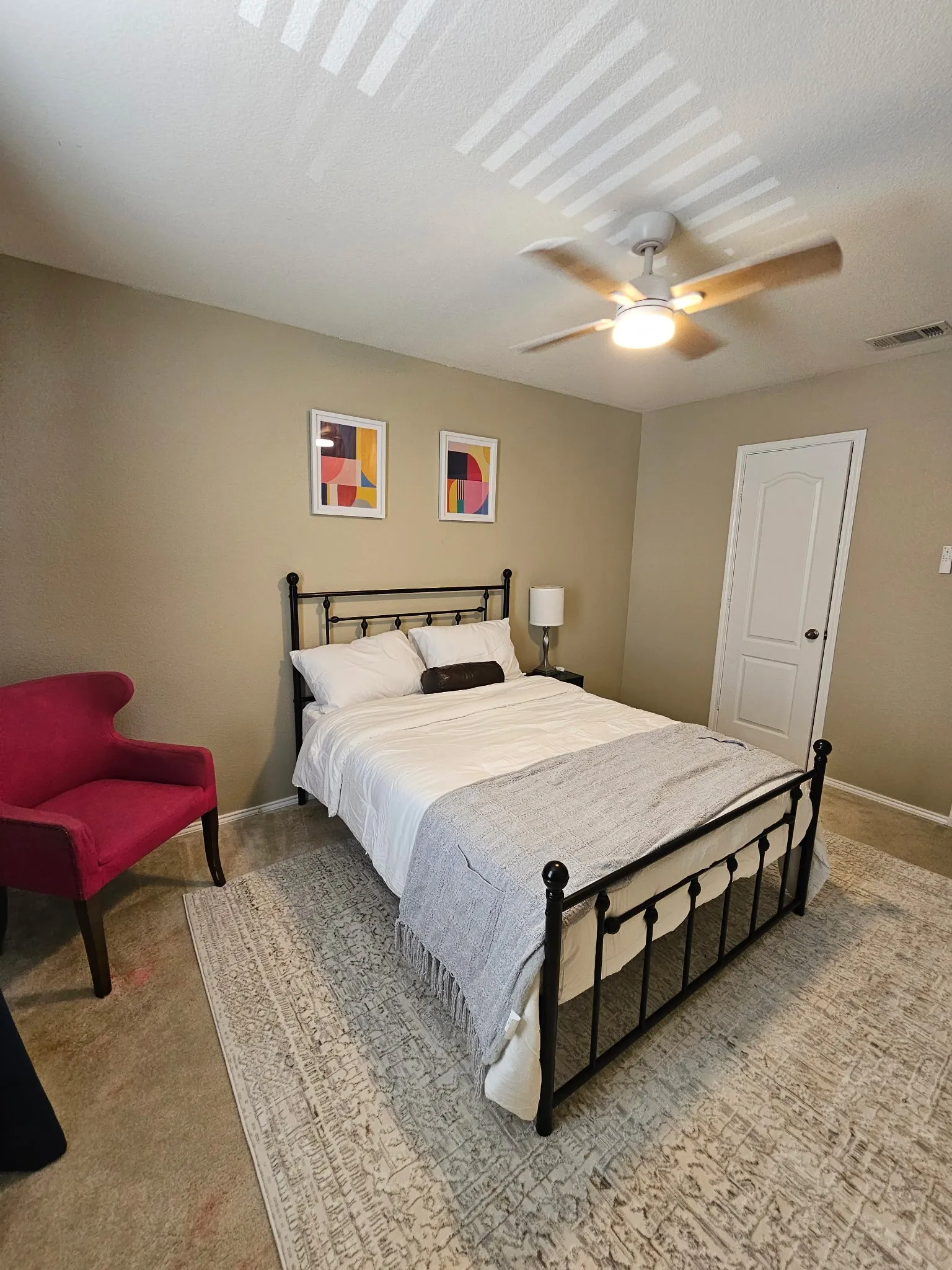 Single Family Residence For Rent in Tarrant County , 824 Green Heath Avenue, Fort Worth, Texas 76120, 3 Bedroom, 3 Bathroom, 2 Garage spaces, 2,642 Sqft, built in 2009, mls#21380157, Real Estate Agent in Fort Worth, Homes For Rent in Tarrant county, Homes For Rent in Fort Worth, Realtor in Fort Worth Texas, Real Estate Brokerage Independent Realty Texas, Luminita Cordes Realtor