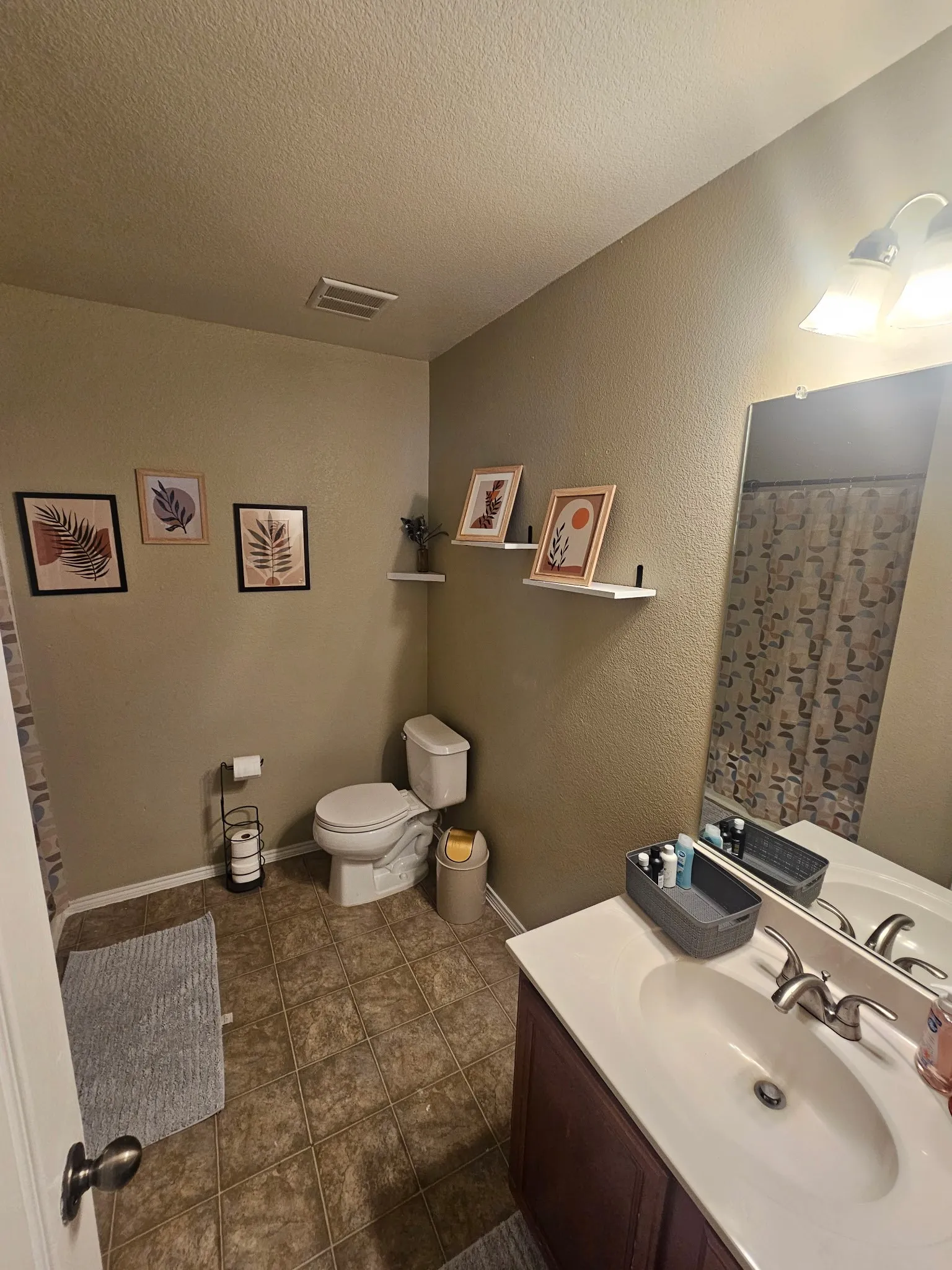 Single Family Residence For Rent in Tarrant County , 824 Green Heath Avenue, Fort Worth, Texas 76120, 3 Bedroom, 3 Bathroom, 2 Garage spaces, 2,642 Sqft, built in 2009, mls#21380157, Real Estate Agent in Fort Worth, Homes For Rent in Tarrant county, Homes For Rent in Fort Worth, Realtor in Fort Worth Texas, Real Estate Brokerage Independent Realty Texas, Luminita Cordes Realtor
