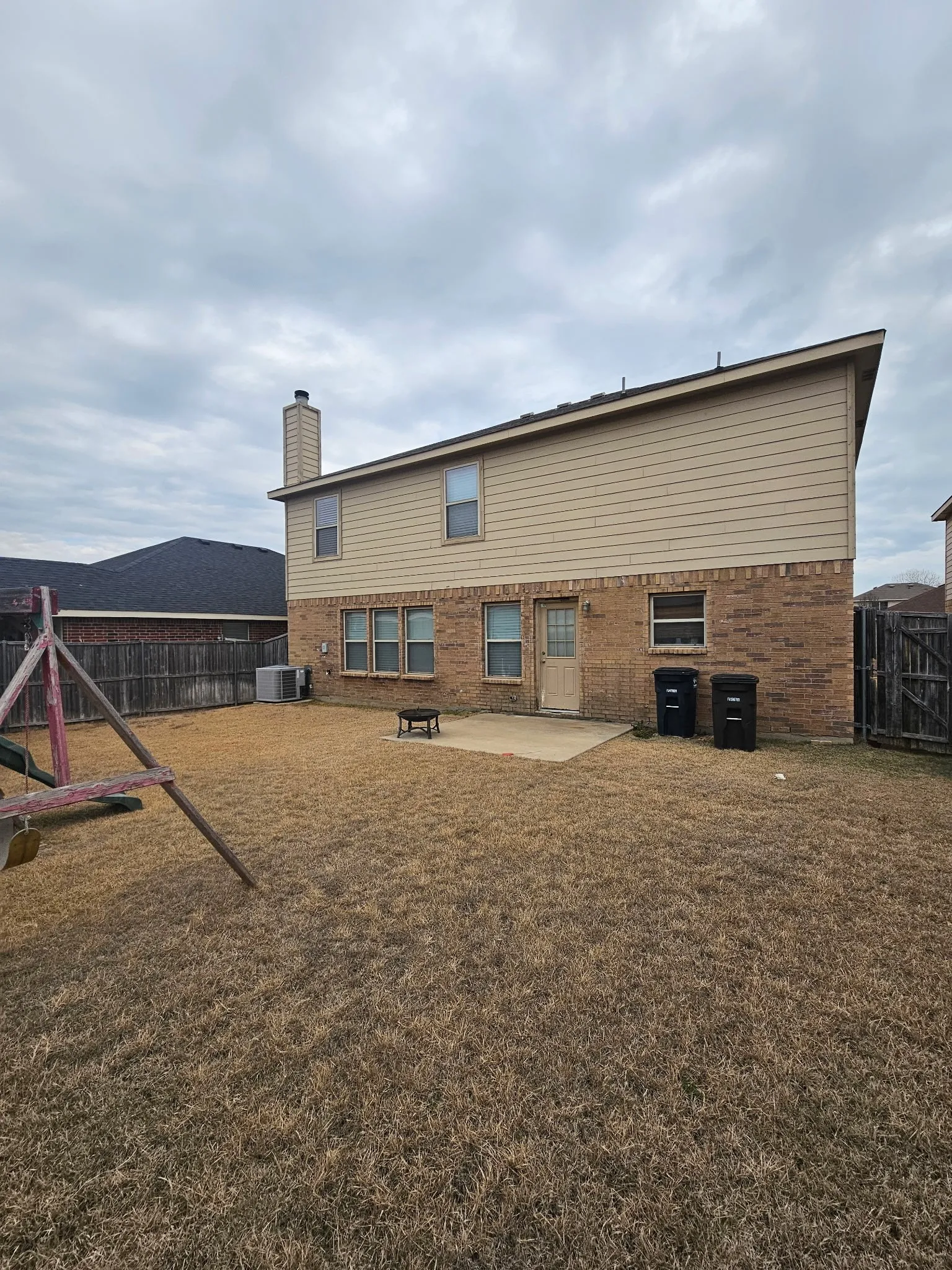 Single Family Residence For Rent in Tarrant County , 824 Green Heath Avenue, Fort Worth, Texas 76120, 3 Bedroom, 3 Bathroom, 2 Garage spaces, 2,642 Sqft, built in 2009, mls#21380157, Real Estate Agent in Fort Worth, Homes For Rent in Tarrant county, Homes For Rent in Fort Worth, Realtor in Fort Worth Texas, Real Estate Brokerage Independent Realty Texas, Luminita Cordes Realtor