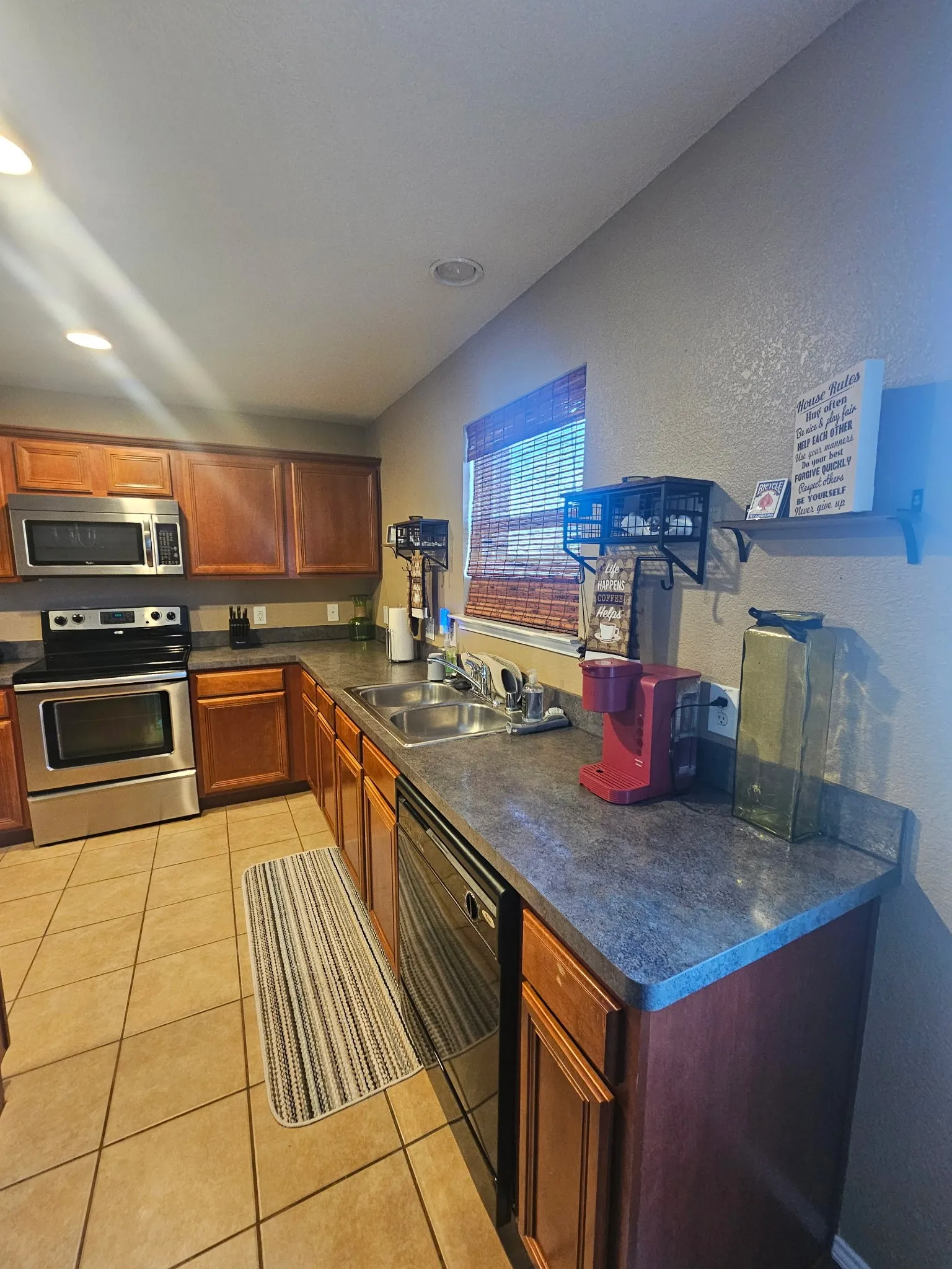 Single Family Residence For Rent in Tarrant County , 824 Green Heath Avenue, Fort Worth, Texas 76120, 3 Bedroom, 3 Bathroom, 2 Garage spaces, 2,642 Sqft, built in 2009, mls#21380157, Real Estate Agent in Fort Worth, Homes For Rent in Tarrant county, Homes For Rent in Fort Worth, Realtor in Fort Worth Texas, Real Estate Brokerage Independent Realty Texas, Luminita Cordes Realtor