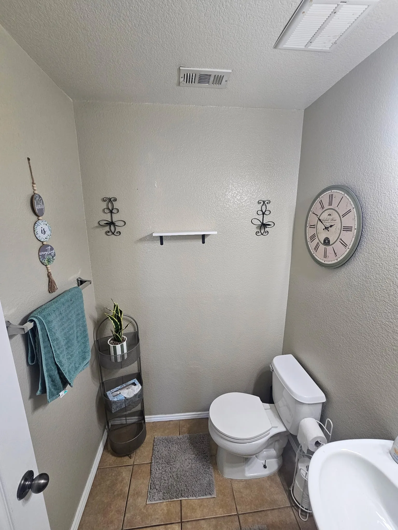 Single Family Residence For Rent in Tarrant County , 824 Green Heath Avenue, Fort Worth, Texas 76120, 3 Bedroom, 3 Bathroom, 2 Garage spaces, 2,642 Sqft, built in 2009, mls#21380157, Real Estate Agent in Fort Worth, Homes For Rent in Tarrant county, Homes For Rent in Fort Worth, Realtor in Fort Worth Texas, Real Estate Brokerage Independent Realty Texas, Luminita Cordes Realtor