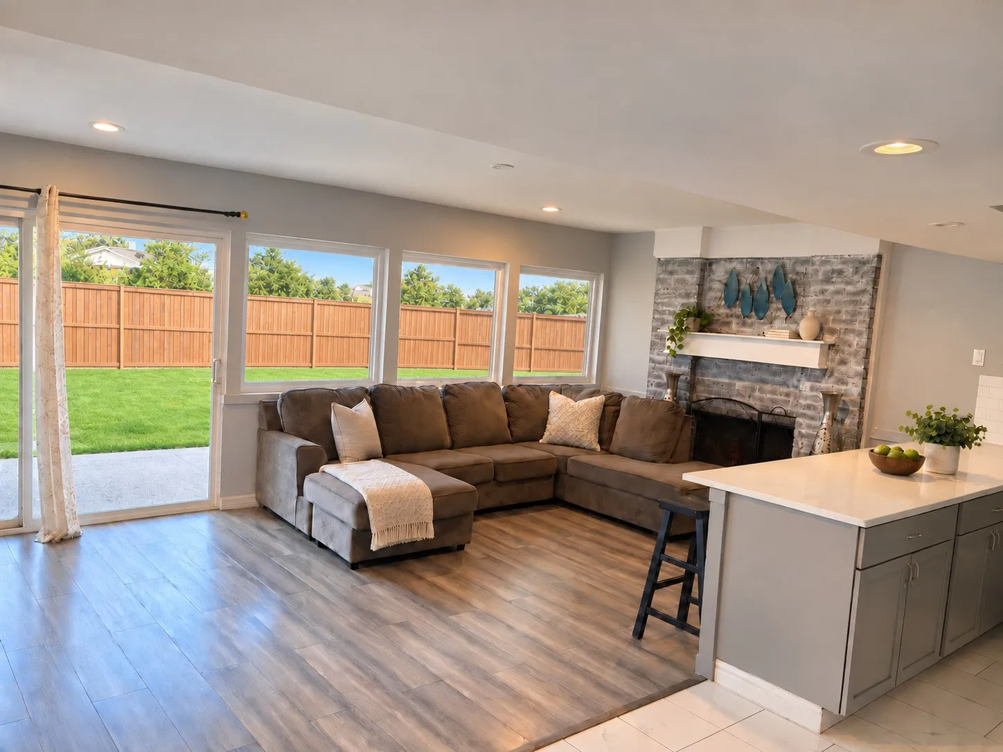 Single Family Residence For Rent in Dallas County , 3314 Ivanhoe Lane, Garland, Texas 75044, 3 Bedroom, 3 Bathroom, 2 Garage spaces, 1,868 Sqft, built in 1978, mls#21381438, Real Estate Agent in Garland, Homes For Rent in Dallas county, Homes For Rent in Garland, Realtor in Garland Texas, Real Estate Brokerage Independent Realty Texas, Luminita Cordes Realtor
