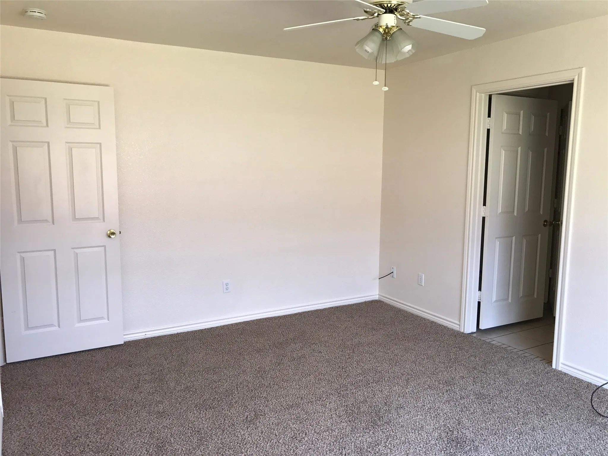 Single Family Residence For Rent in Henderson County , 309 WINDJAMMER Road, Gun Barrel City, Texas 75156, 4 Bedroom, 2 Bathroom, 2 Garage spaces, 1,584 Sqft, built in 2008, mls#21382769, Real Estate Agent in Gun Barrel City, Homes For Rent in Henderson county, Homes For Rent in Gun Barrel City, Realtor in Gun Barrel City Texas, Real Estate Brokerage Independent Realty Texas, Luminita Cordes Realtor