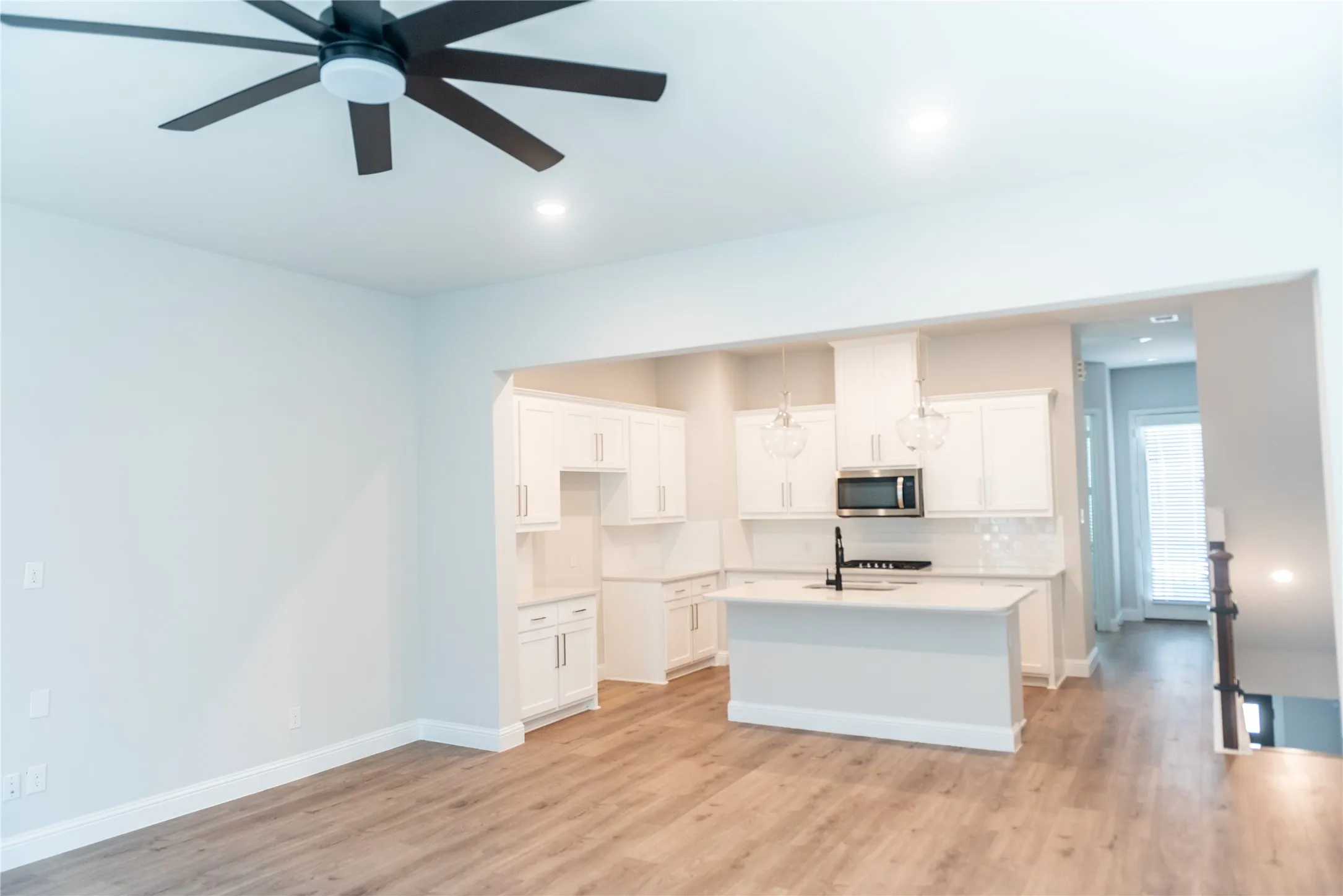 Single Family Residence For Rent in Dallas County , 2216 Palomino Street, Mesquite, Texas 75149, 4 Bedroom, 4 Bathroom, 2 Garage spaces, 2,290 Sqft, built in 2022, mls#21382770, Real Estate Agent in Mesquite, Homes For Rent in Dallas county, Homes For Rent in Mesquite, Realtor in Mesquite Texas, Real Estate Brokerage Independent Realty Texas, Luminita Cordes Realtor
