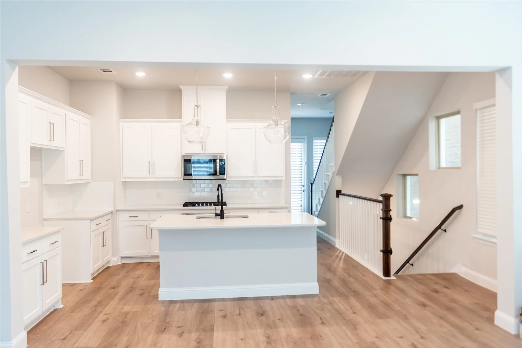 Single Family Residence For Rent in Dallas County , 2216 Palomino Street, Mesquite, Texas 75149, 4 Bedroom, 4 Bathroom, 2 Garage spaces, 2,290 Sqft, built in 2022, mls#21382770, Real Estate Agent in Mesquite, Homes For Rent in Dallas county, Homes For Rent in Mesquite, Realtor in Mesquite Texas, Real Estate Brokerage Independent Realty Texas, Luminita Cordes Realtor