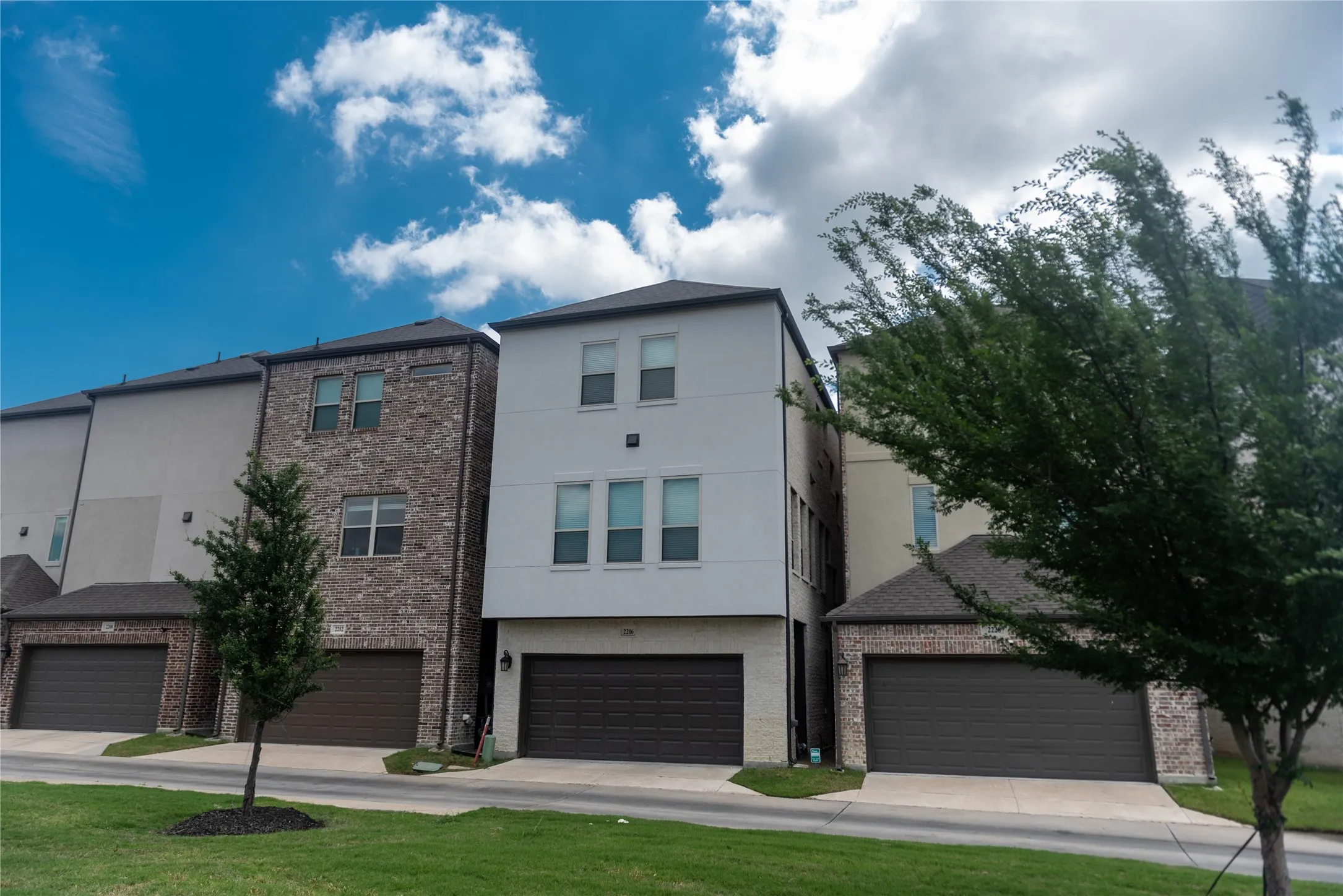 Single Family Residence For Rent in Dallas County , 2216 Palomino Street, Mesquite, Texas 75149, 4 Bedroom, 4 Bathroom, 2 Garage spaces, 2,290 Sqft, built in 2022, mls#21382770, Real Estate Agent in Mesquite, Homes For Rent in Dallas county, Homes For Rent in Mesquite, Realtor in Mesquite Texas, Real Estate Brokerage Independent Realty Texas, Luminita Cordes Realtor