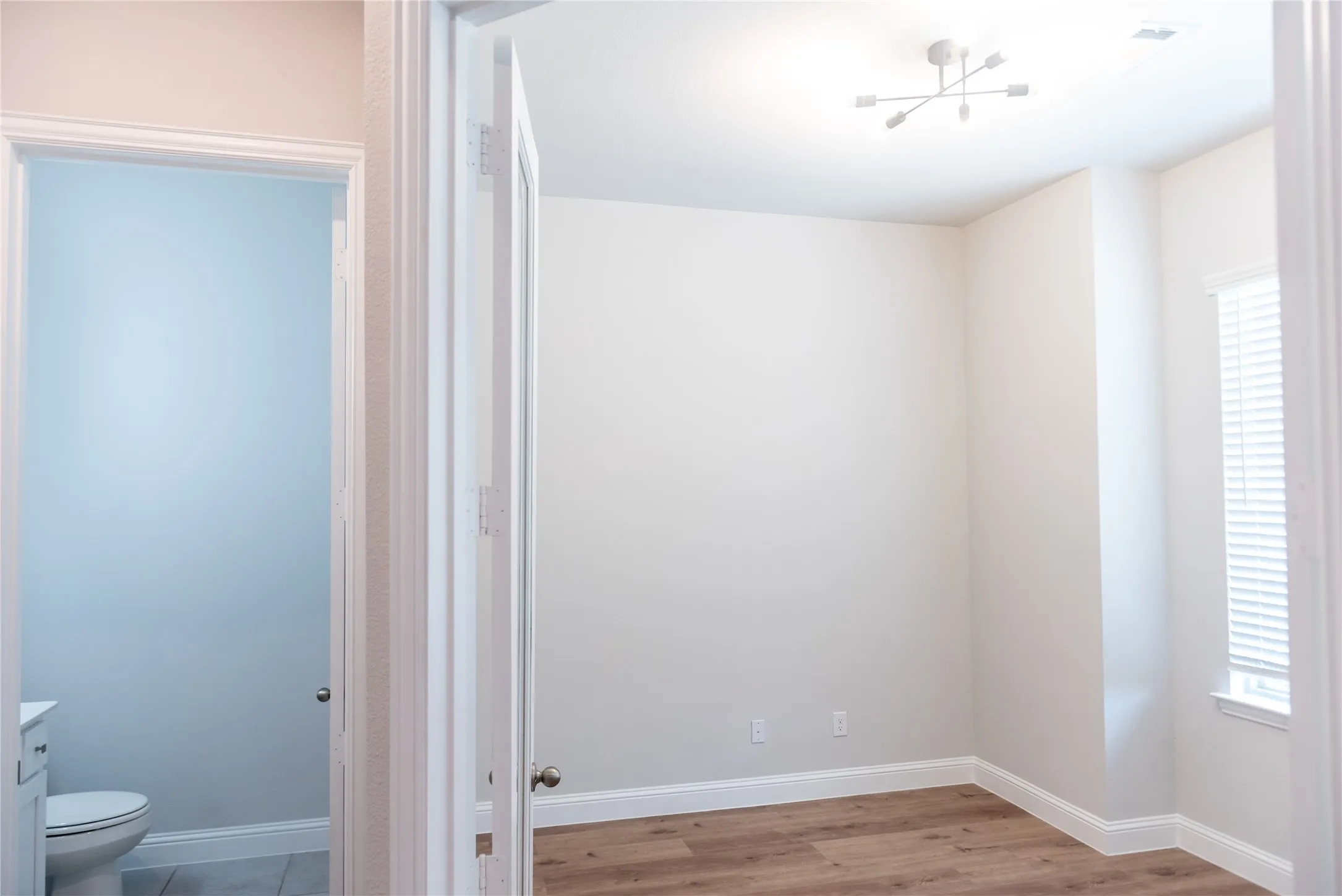 Single Family Residence For Rent in Dallas County , 2216 Palomino Street, Mesquite, Texas 75149, 4 Bedroom, 4 Bathroom, 2 Garage spaces, 2,290 Sqft, built in 2022, mls#21382770, Real Estate Agent in Mesquite, Homes For Rent in Dallas county, Homes For Rent in Mesquite, Realtor in Mesquite Texas, Real Estate Brokerage Independent Realty Texas, Luminita Cordes Realtor