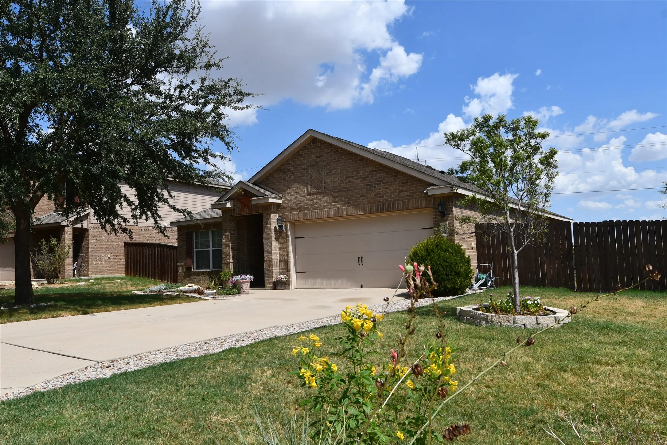 Single Family Residence For Sale in Wise County , 215 Dodge City Trail, Newark, Texas 76071, 3 Bedroom, 2 Bathroom, 2 Garage spaces, 1,330 Sqft, built in 2011, mls#21380411, Real Estate Agent in Newark, Homes For Sale in Wise county, Homes For Sale in Newark, Realtor in Newark Texas, Real Estate Brokerage Independent Realty Texas, Luminita Cordes Realtor