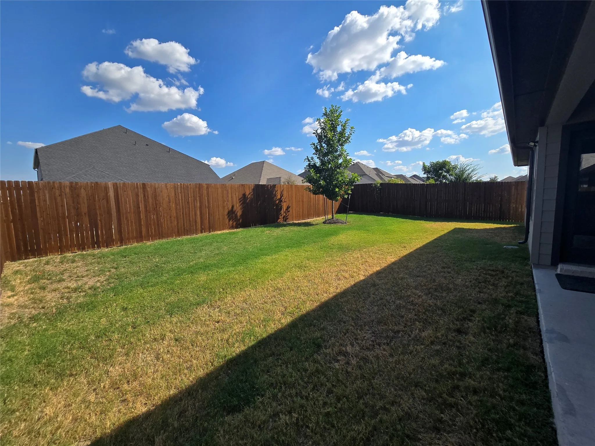 Single Family Residence For Rent in Collin County , 208 Hope Orchards Drive, Lavon, Texas 75166, 4 Bedroom, 3 Bathroom, 2 Garage spaces, 2,174 Sqft, built in 2023, mls#21382768, Real Estate Agent in Lavon, Homes For Rent in Collin county, Homes For Rent in Lavon, Realtor in Lavon Texas, Real Estate Brokerage Independent Realty Texas, Luminita Cordes Realtor