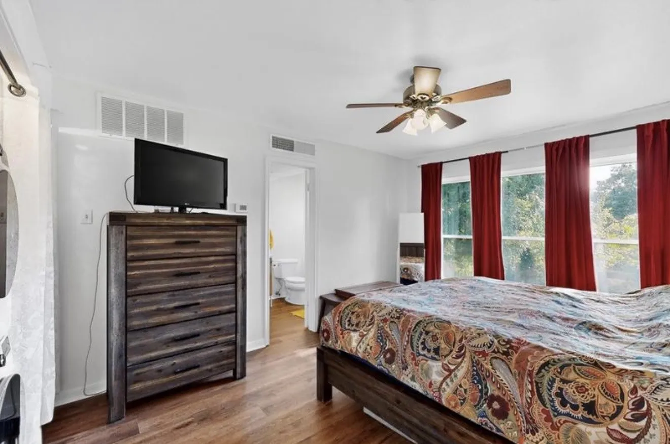Single Family Residence For Rent in Dallas County , 9222 Church Road 114, Dallas, Texas 75231, 1 Bedroom, 2 Bathroom, 1 Garage spaces, 1,002 Sqft, built in 1983, mls#21380426, Real Estate Agent in Dallas, Homes For Rent in Dallas county, Homes For Rent in Dallas, Realtor in Dallas Texas, Real Estate Brokerage Independent Realty Texas, Luminita Cordes Realtor