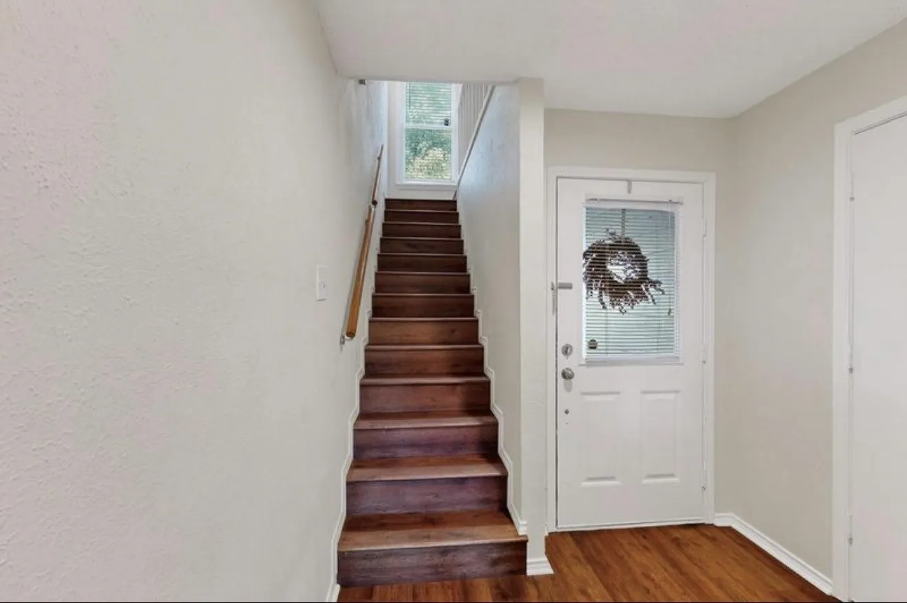 Single Family Residence For Rent in Dallas County , 9222 Church Road 114, Dallas, Texas 75231, 1 Bedroom, 2 Bathroom, 1 Garage spaces, 1,002 Sqft, built in 1983, mls#21380426, Real Estate Agent in Dallas, Homes For Rent in Dallas county, Homes For Rent in Dallas, Realtor in Dallas Texas, Real Estate Brokerage Independent Realty Texas, Luminita Cordes Realtor