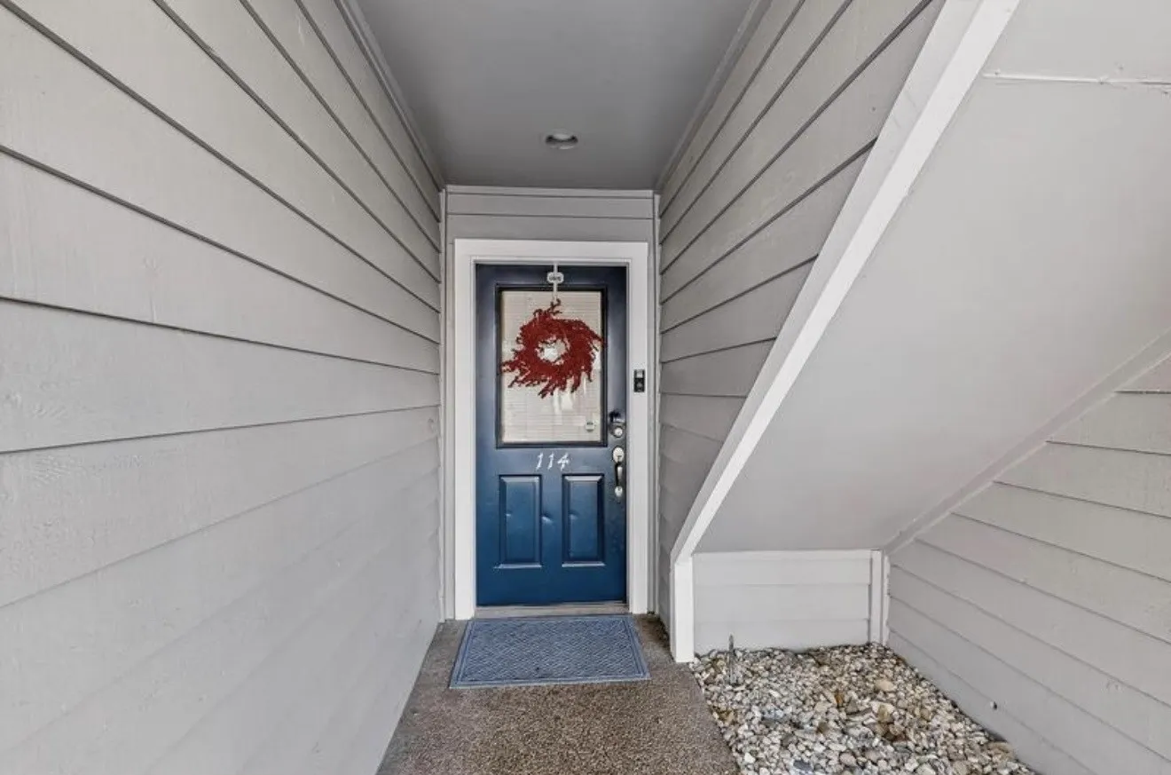 Single Family Residence For Rent in Dallas County , 9222 Church Road 114, Dallas, Texas 75231, 1 Bedroom, 2 Bathroom, 1 Garage spaces, 1,002 Sqft, built in 1983, mls#21380426, Real Estate Agent in Dallas, Homes For Rent in Dallas county, Homes For Rent in Dallas, Realtor in Dallas Texas, Real Estate Brokerage Independent Realty Texas, Luminita Cordes Realtor