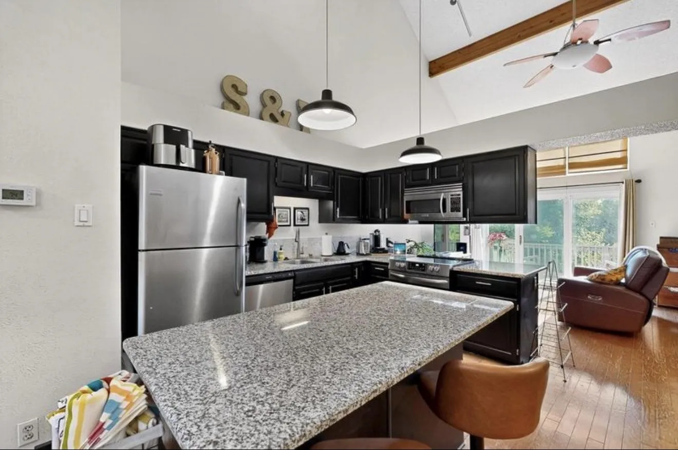 Single Family Residence For Rent in Dallas County , 9222 Church Road 114, Dallas, Texas 75231, 1 Bedroom, 2 Bathroom, 1 Garage spaces, 1,002 Sqft, built in 1983, mls#21380426, Real Estate Agent in Dallas, Homes For Rent in Dallas county, Homes For Rent in Dallas, Realtor in Dallas Texas, Real Estate Brokerage Independent Realty Texas, Luminita Cordes Realtor