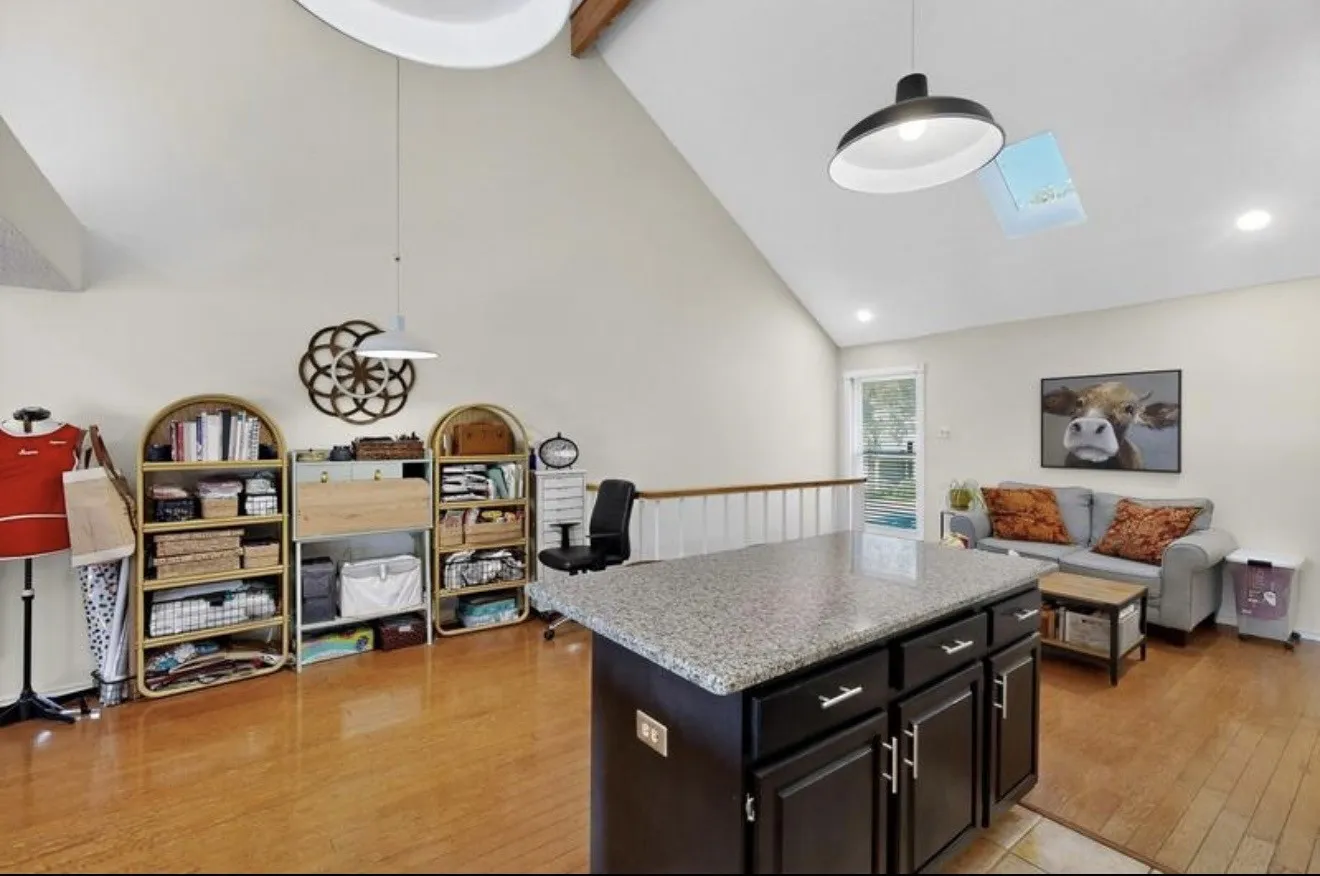 Single Family Residence For Rent in Dallas County , 9222 Church Road 114, Dallas, Texas 75231, 1 Bedroom, 2 Bathroom, 1 Garage spaces, 1,002 Sqft, built in 1983, mls#21380426, Real Estate Agent in Dallas, Homes For Rent in Dallas county, Homes For Rent in Dallas, Realtor in Dallas Texas, Real Estate Brokerage Independent Realty Texas, Luminita Cordes Realtor