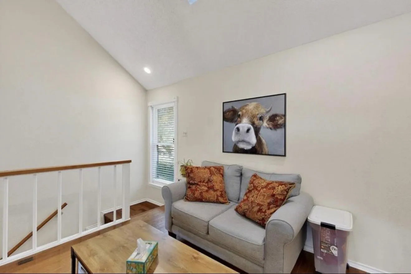 Single Family Residence For Rent in Dallas County , 9222 Church Road 114, Dallas, Texas 75231, 1 Bedroom, 2 Bathroom, 1 Garage spaces, 1,002 Sqft, built in 1983, mls#21380426, Real Estate Agent in Dallas, Homes For Rent in Dallas county, Homes For Rent in Dallas, Realtor in Dallas Texas, Real Estate Brokerage Independent Realty Texas, Luminita Cordes Realtor