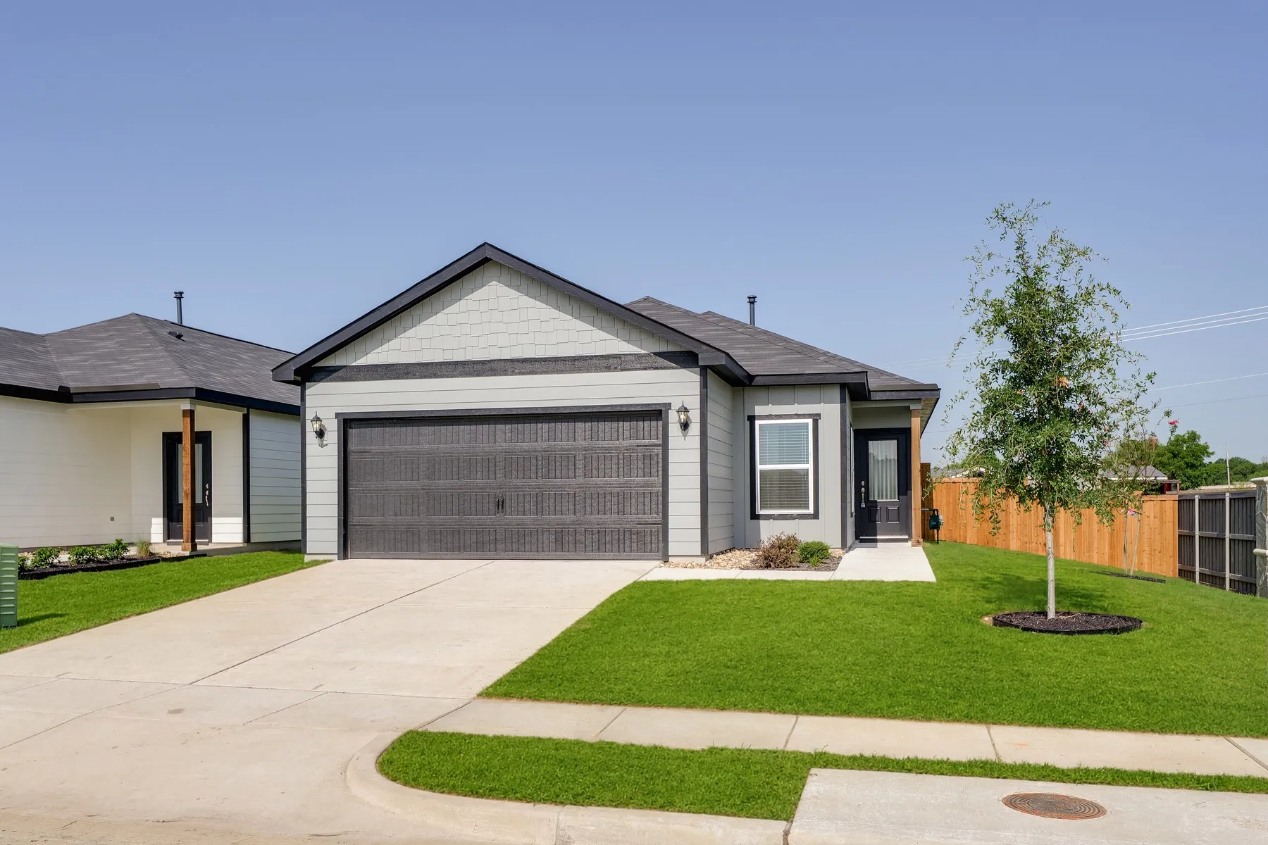 Example of the Hawthorn floor plan built at 400 Hay Field Drive. Exterior colors and finishes may vary.