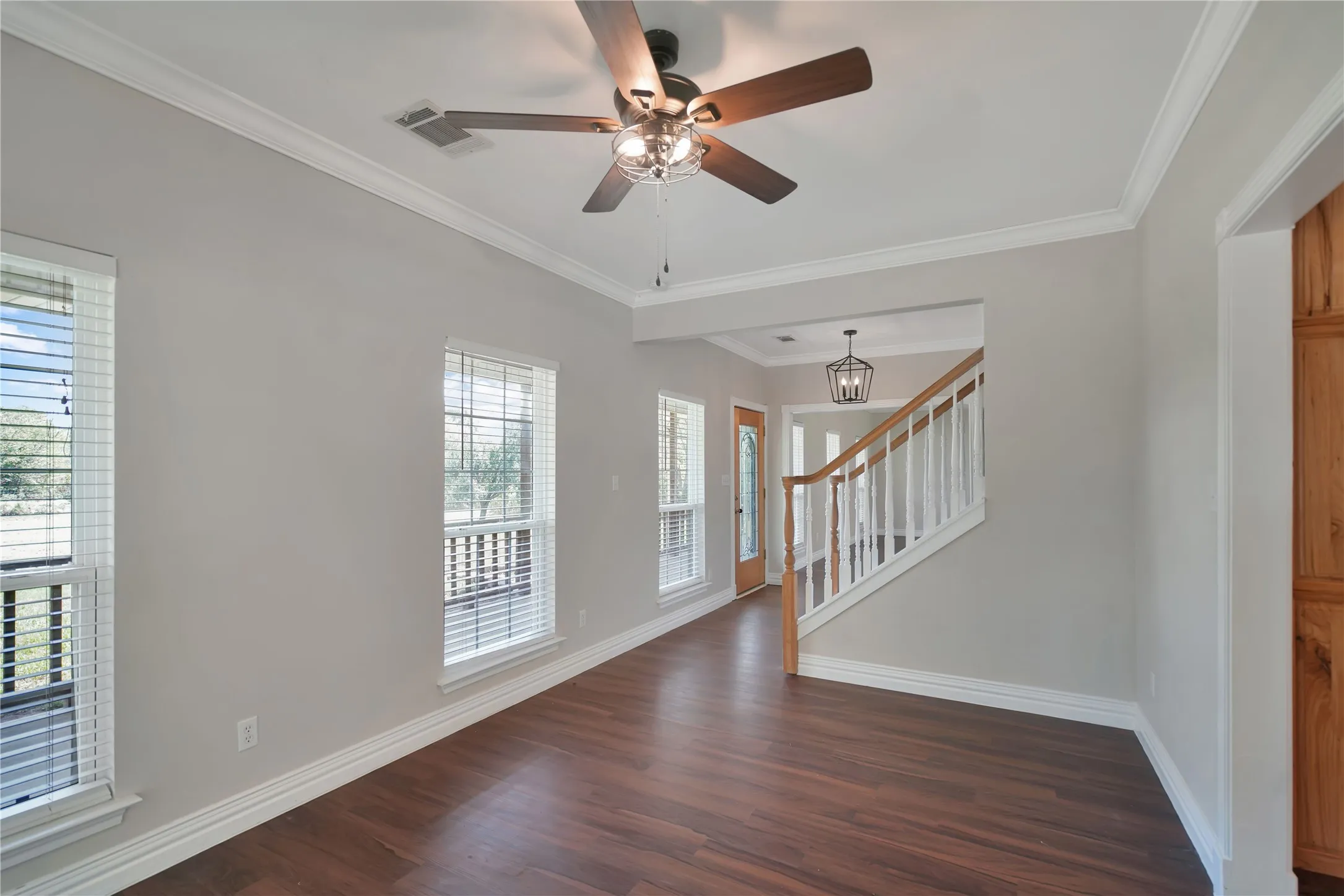 Single Family Residence For Sale in Van Zandt County , 2473 Vz County Road 2621, Wills Point, Texas 75169, 4 Bedroom, 3 Bathroom, Garage spaces, 3,072 Sqft, built in 2003, mls#21382772, Real Estate Agent in Wills Point, Homes For Sale in Van Zandt county, Homes For Sale in Wills Point, Realtor in Wills Point Texas, Real Estate Brokerage Independent Realty Texas, Luminita Cordes Realtor