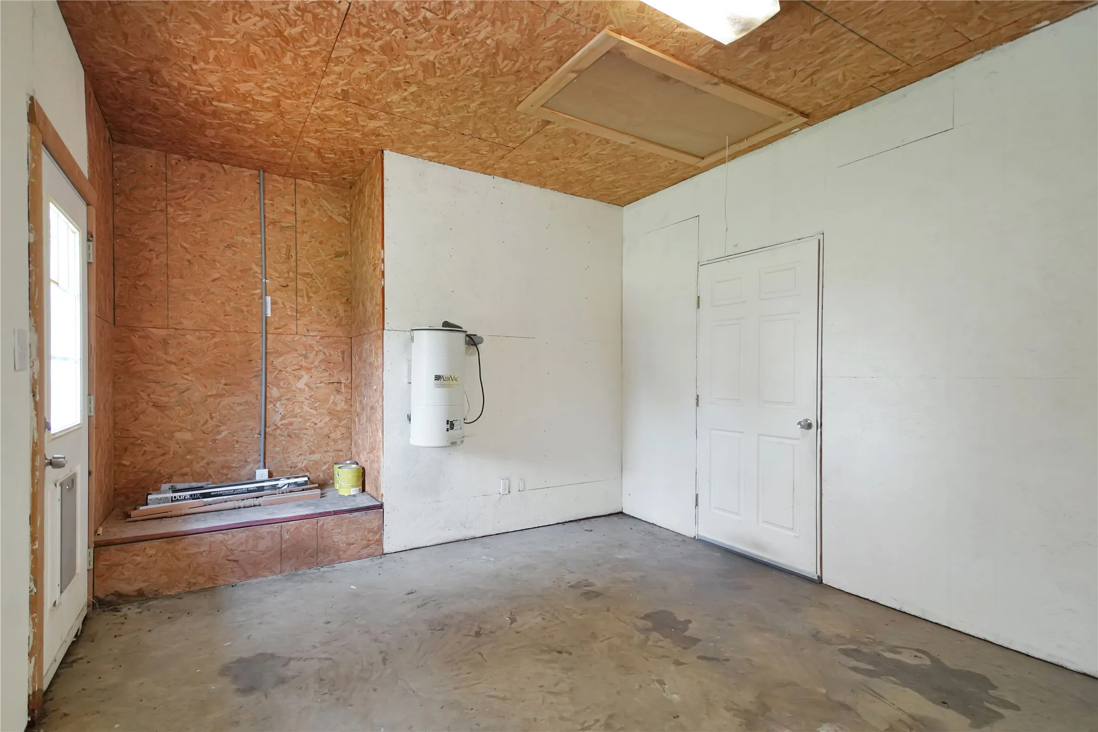 Single Family Residence For Sale in Van Zandt County , 2473 Vz County Road 2621, Wills Point, Texas 75169, 4 Bedroom, 3 Bathroom, Garage spaces, 3,072 Sqft, built in 2003, mls#21382772, Real Estate Agent in Wills Point, Homes For Sale in Van Zandt county, Homes For Sale in Wills Point, Realtor in Wills Point Texas, Real Estate Brokerage Independent Realty Texas, Luminita Cordes Realtor