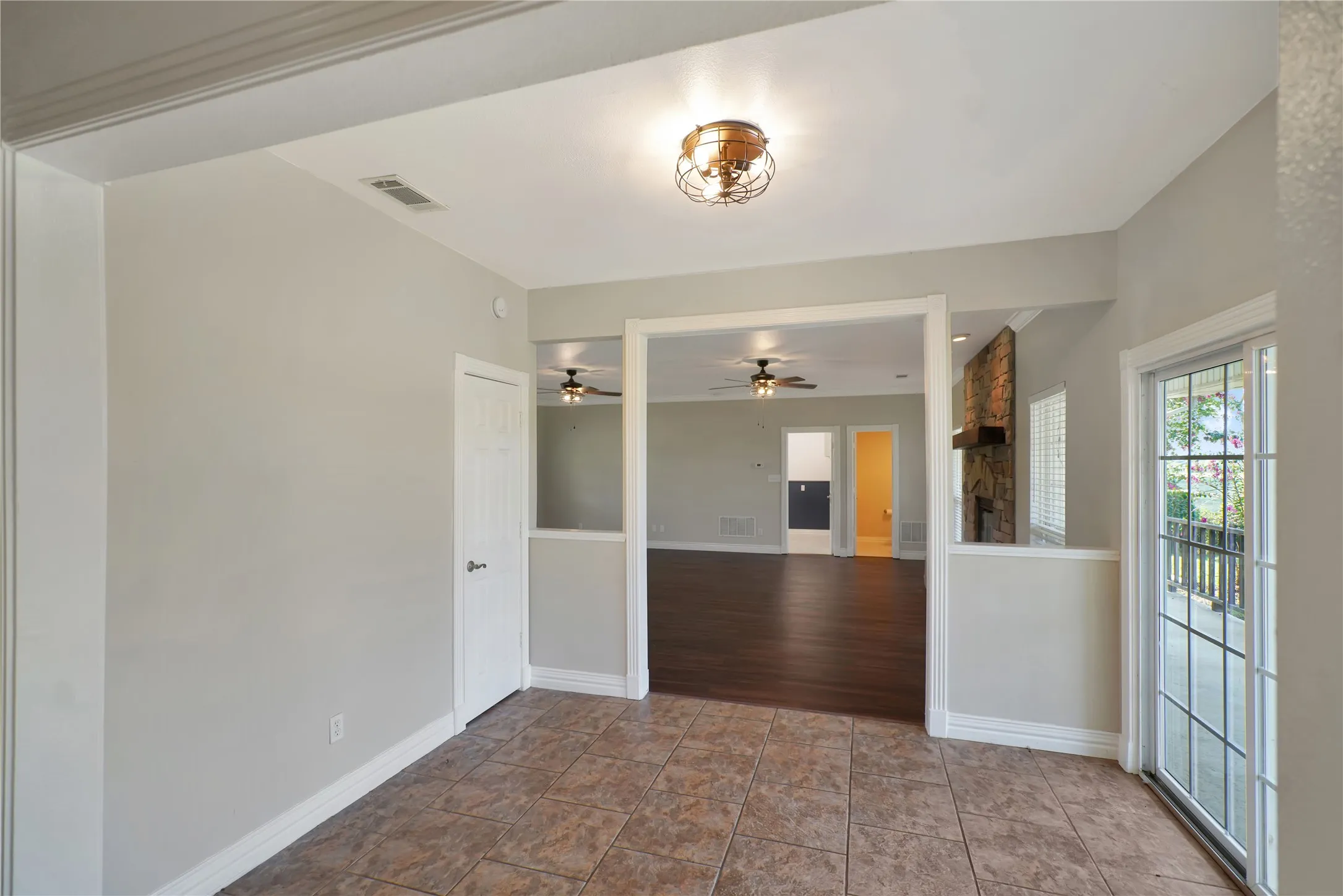 Single Family Residence For Sale in Van Zandt County , 2473 Vz County Road 2621, Wills Point, Texas 75169, 4 Bedroom, 3 Bathroom, Garage spaces, 3,072 Sqft, built in 2003, mls#21382772, Real Estate Agent in Wills Point, Homes For Sale in Van Zandt county, Homes For Sale in Wills Point, Realtor in Wills Point Texas, Real Estate Brokerage Independent Realty Texas, Luminita Cordes Realtor