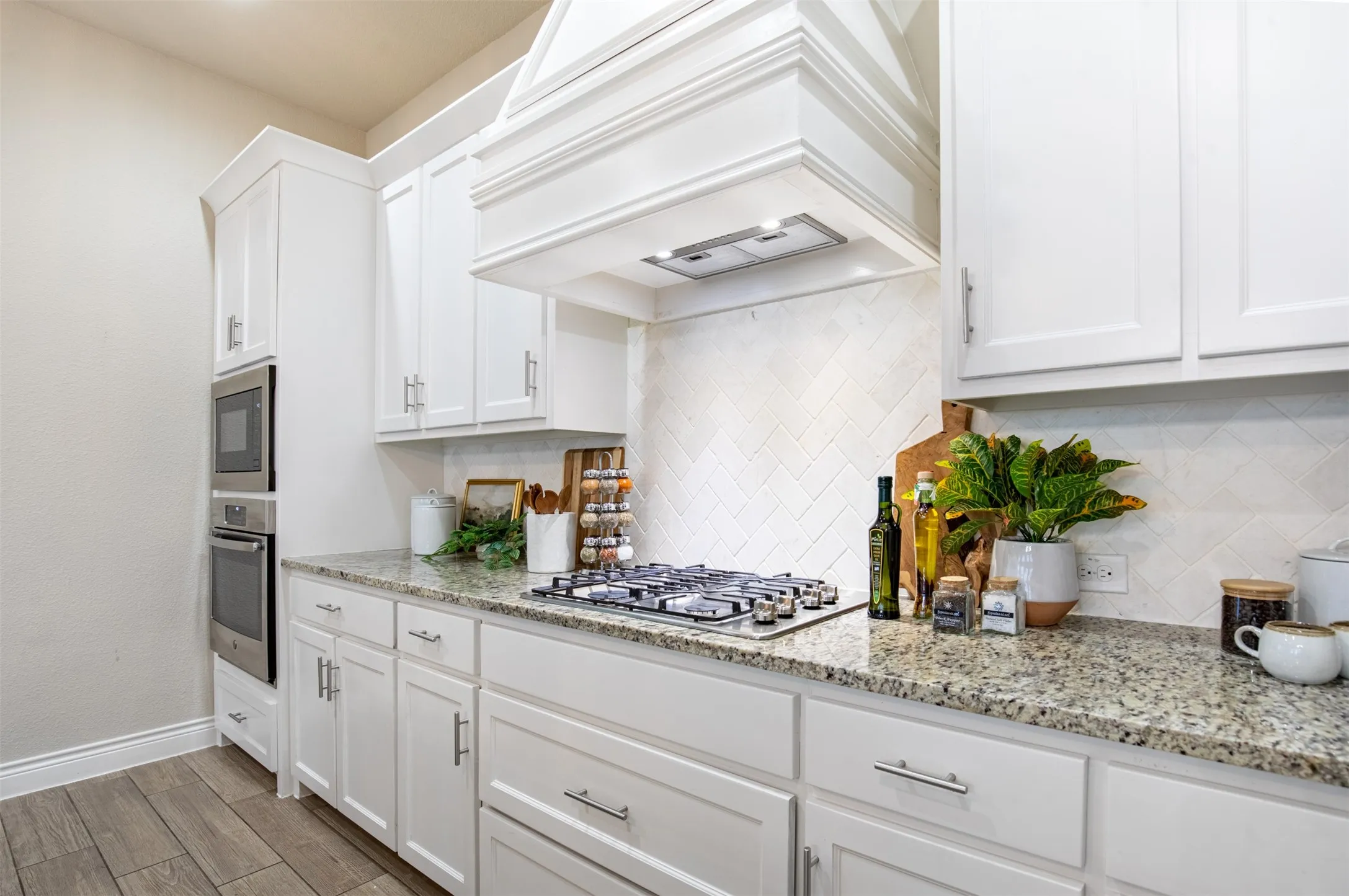 Single Family Residence For Sale in Collin County , 8620 Holliday Creek Way, Mc Kinney, Texas 75071, 4 Bedroom, 3 Bathroom, 2 Garage spaces, 2,223 Sqft, built in 2018, mls#21382664, Real Estate Agent in Mc Kinney, Homes For Sale in Collin county, Homes For Sale in Mc Kinney, Realtor in Mc Kinney Texas, Real Estate Brokerage Independent Realty Texas, Luminita Cordes Realtor