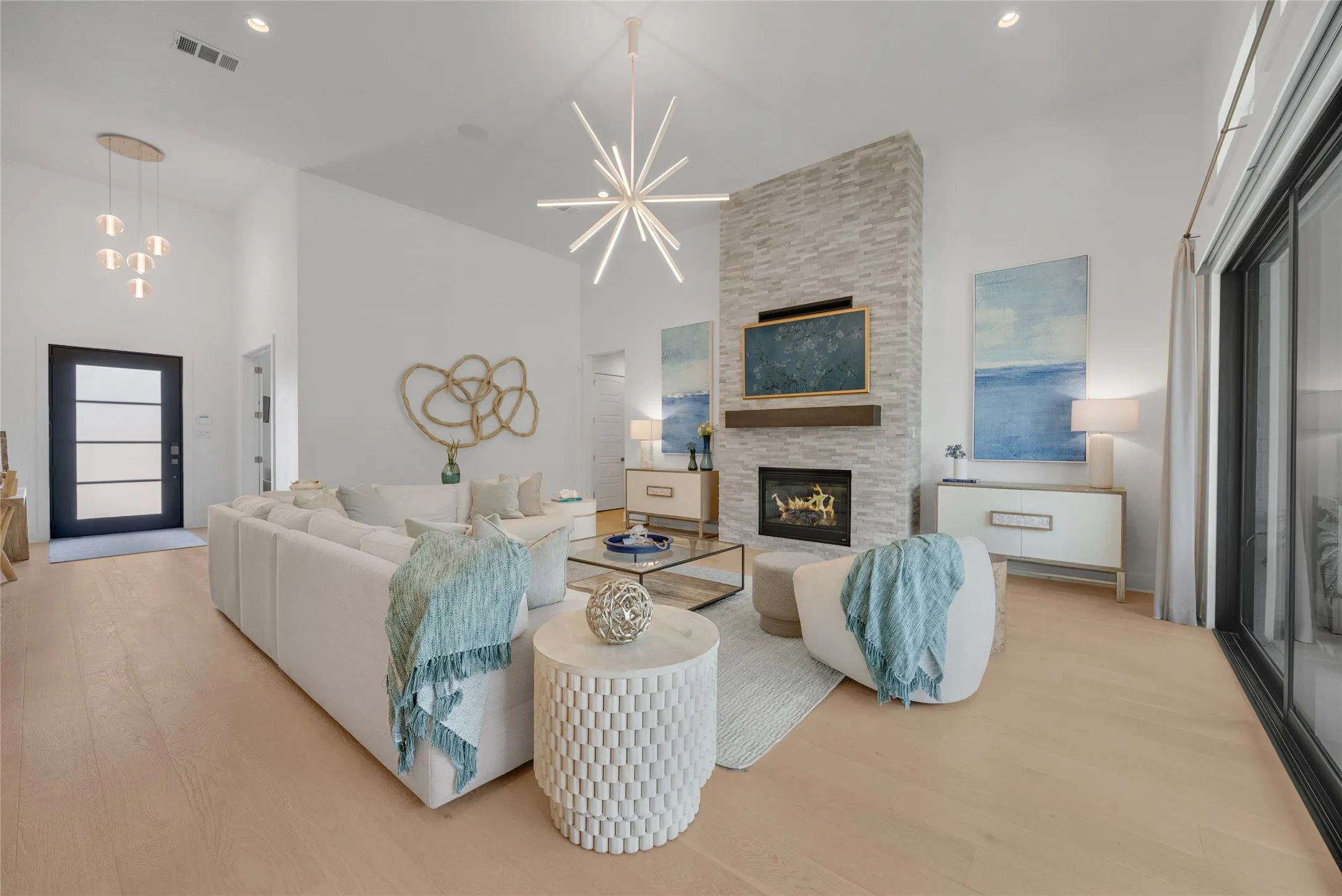 Floor to ceiling fireplace