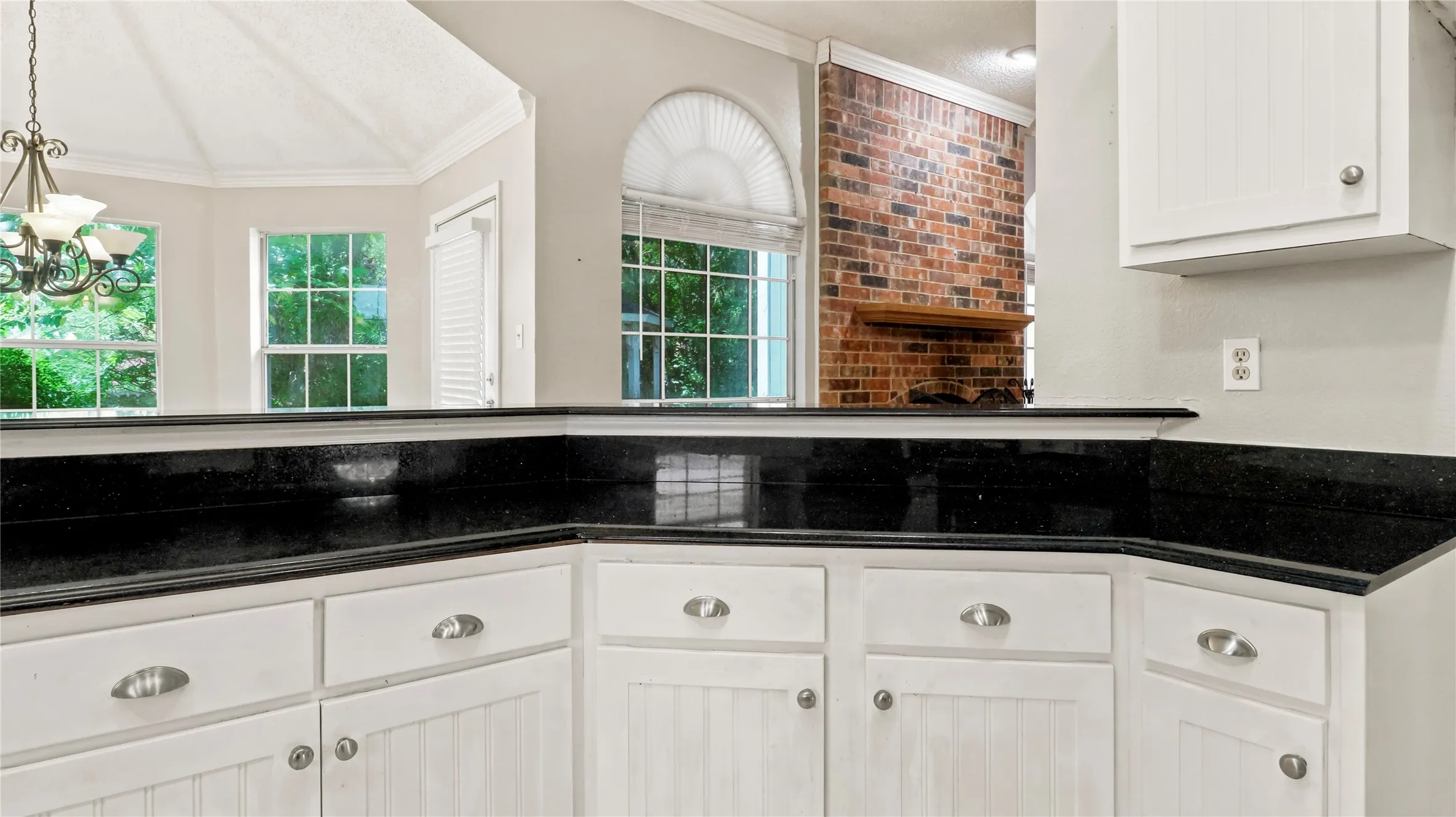 Single Family Residence For Sale in Tarrant County , 4309 Grason Drive, Grand Prairie, Texas 75052, 3 Bedroom, 2 Bathroom, 2 Garage spaces, 1,523 Sqft, built in 1990, mls#21382781, Real Estate Agent in Grand Prairie, Homes For Sale in Tarrant county, Homes For Sale in Grand Prairie, Realtor in Grand Prairie Texas, Real Estate Brokerage Independent Realty Texas, Luminita Cordes Realtor