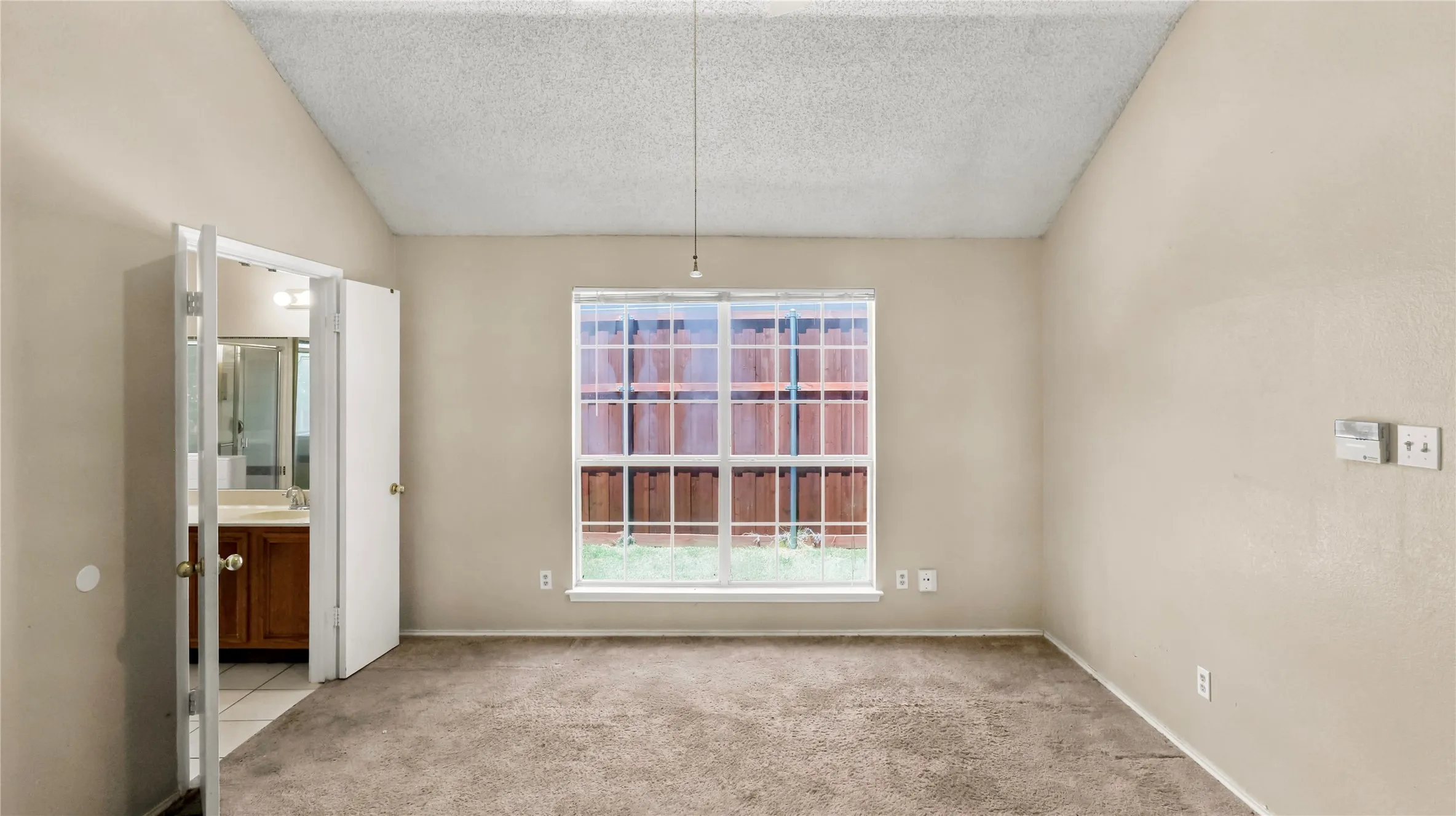 Single Family Residence For Sale in Tarrant County , 4309 Grason Drive, Grand Prairie, Texas 75052, 3 Bedroom, 2 Bathroom, 2 Garage spaces, 1,523 Sqft, built in 1990, mls#21382781, Real Estate Agent in Grand Prairie, Homes For Sale in Tarrant county, Homes For Sale in Grand Prairie, Realtor in Grand Prairie Texas, Real Estate Brokerage Independent Realty Texas, Luminita Cordes Realtor
