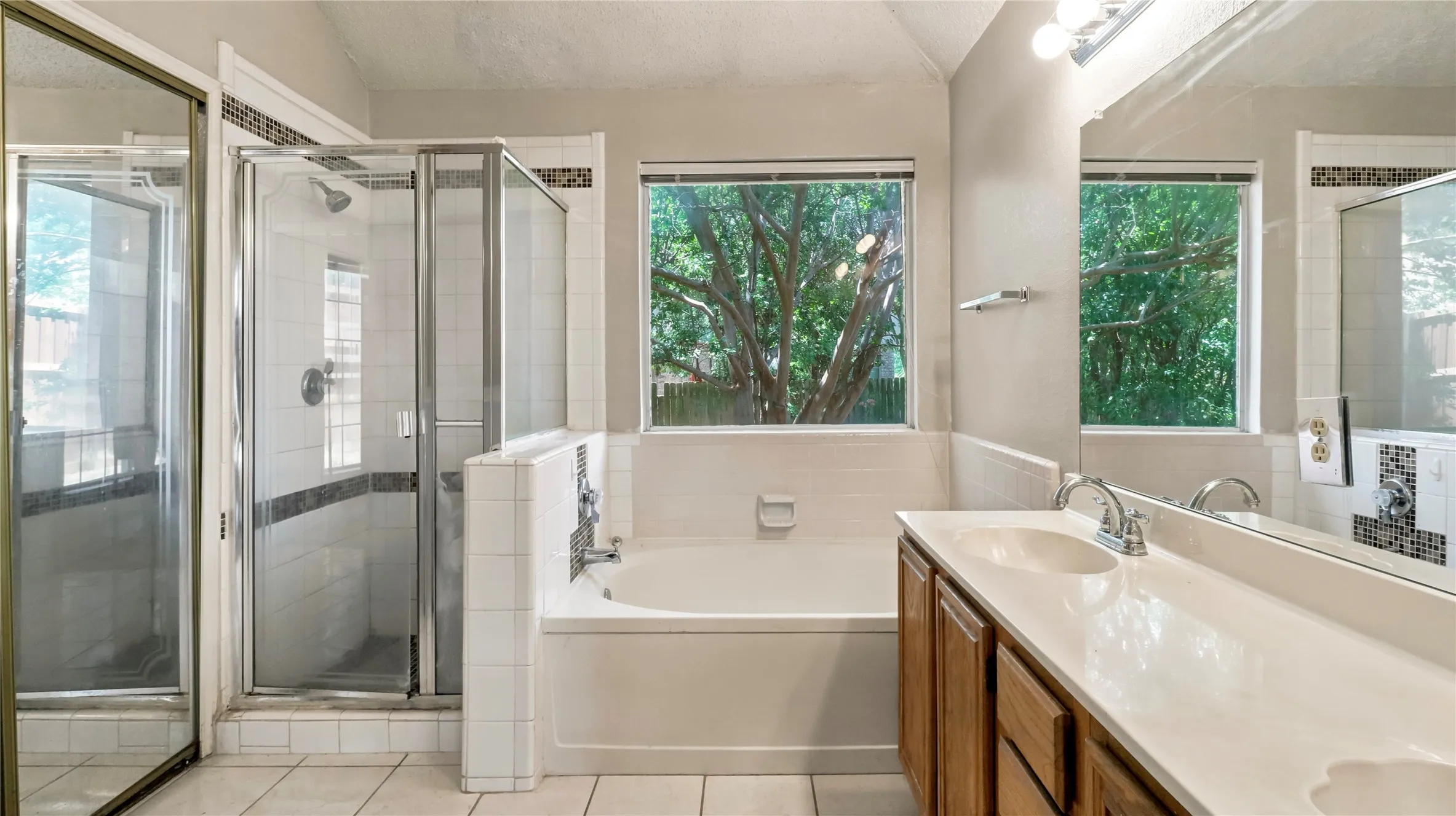 Single Family Residence For Sale in Tarrant County , 4309 Grason Drive, Grand Prairie, Texas 75052, 3 Bedroom, 2 Bathroom, 2 Garage spaces, 1,523 Sqft, built in 1990, mls#21382781, Real Estate Agent in Grand Prairie, Homes For Sale in Tarrant county, Homes For Sale in Grand Prairie, Realtor in Grand Prairie Texas, Real Estate Brokerage Independent Realty Texas, Luminita Cordes Realtor