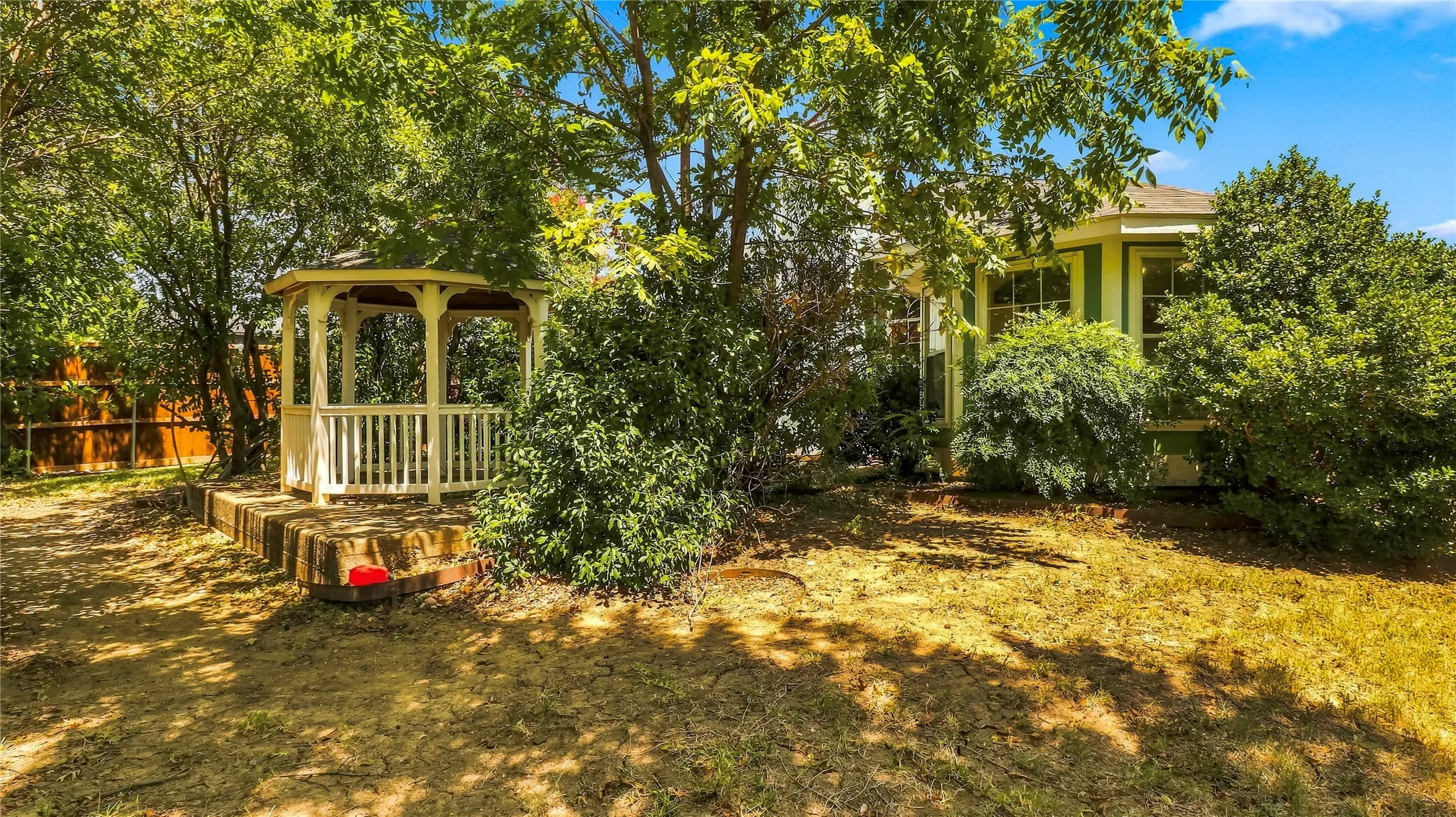 Single Family Residence For Sale in Tarrant County , 4309 Grason Drive, Grand Prairie, Texas 75052, 3 Bedroom, 2 Bathroom, 2 Garage spaces, 1,523 Sqft, built in 1990, mls#21382781, Real Estate Agent in Grand Prairie, Homes For Sale in Tarrant county, Homes For Sale in Grand Prairie, Realtor in Grand Prairie Texas, Real Estate Brokerage Independent Realty Texas, Luminita Cordes Realtor