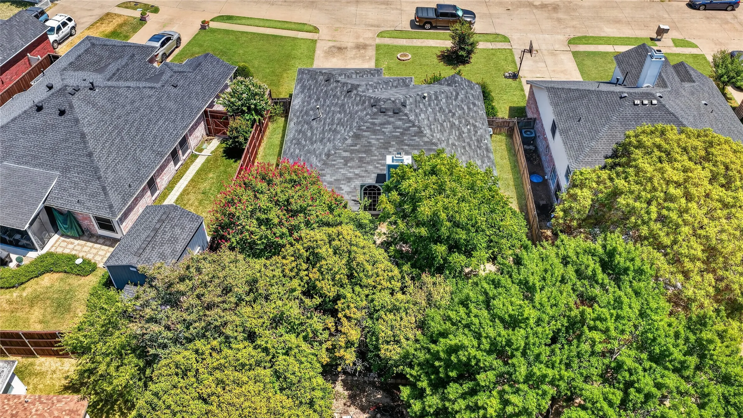 Single Family Residence For Sale in Tarrant County , 4309 Grason Drive, Grand Prairie, Texas 75052, 3 Bedroom, 2 Bathroom, 2 Garage spaces, 1,523 Sqft, built in 1990, mls#21382781, Real Estate Agent in Grand Prairie, Homes For Sale in Tarrant county, Homes For Sale in Grand Prairie, Realtor in Grand Prairie Texas, Real Estate Brokerage Independent Realty Texas, Luminita Cordes Realtor