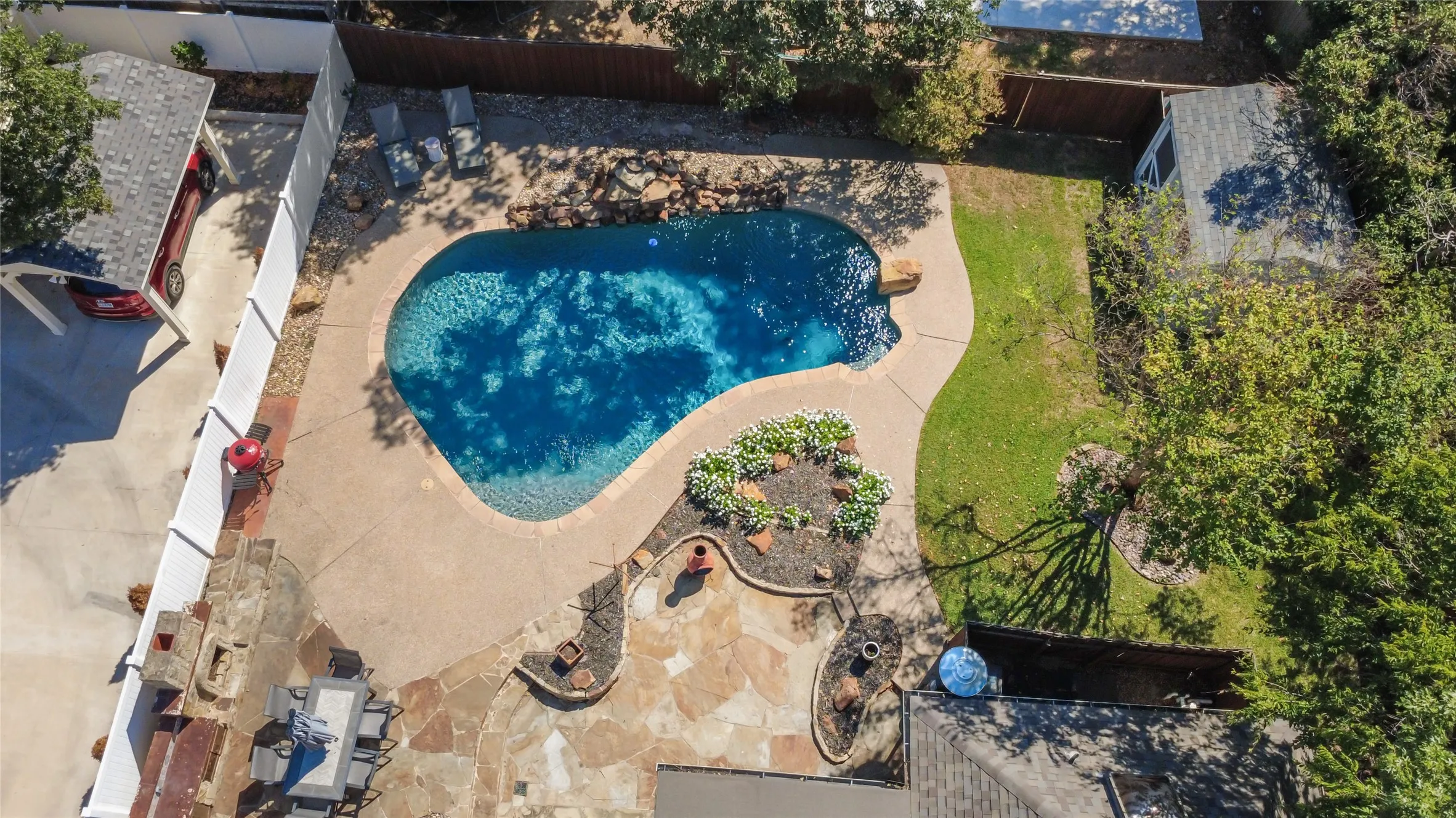 Stunning Backyard with Sparkling pool