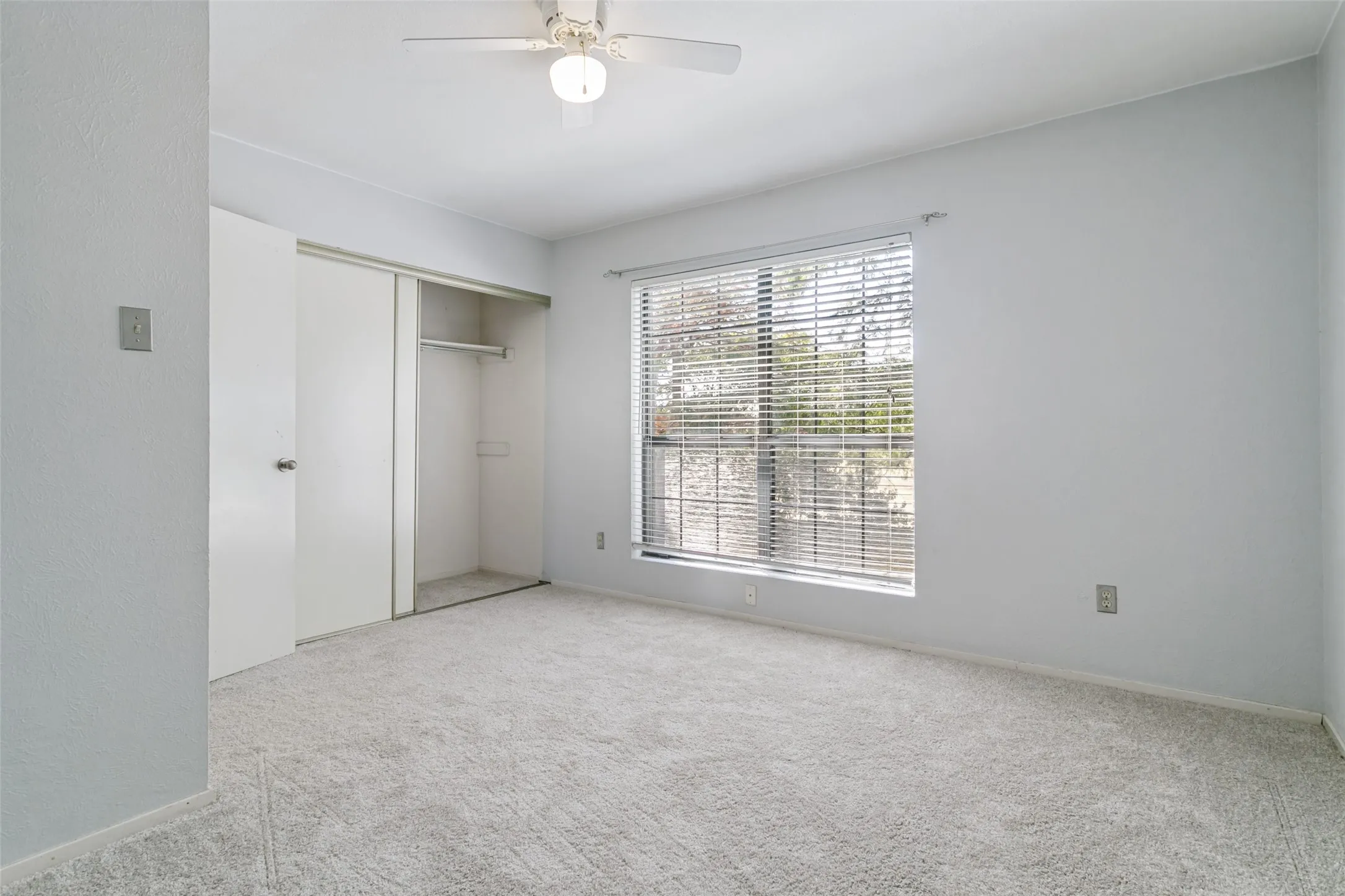 Large window facing rear and large closet