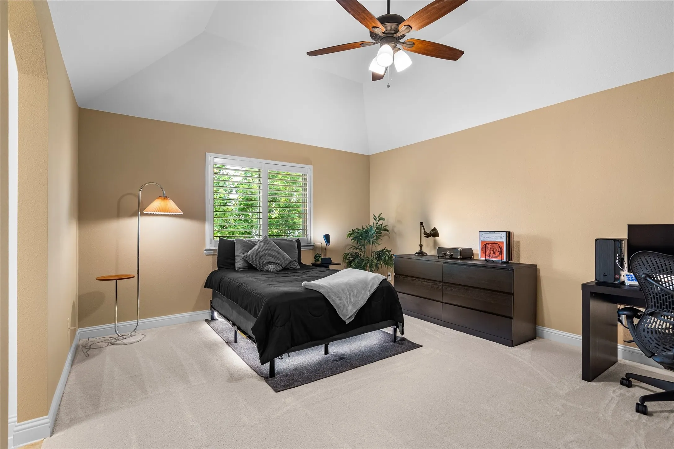 Single Family Residence For Sale in Denton County , 2301 Bella Lago Drive, Flower Mound, Texas 75022, 5 Bedroom, 6 Bathroom, 4 Garage spaces, 5,483 Sqft, built in 2009, mls#21382796, Real Estate Agent in Flower Mound, Homes For Sale in Denton county, Homes For Sale in Flower Mound, Realtor in Flower Mound Texas, Real Estate Brokerage Independent Realty Texas, Luminita Cordes Realtor