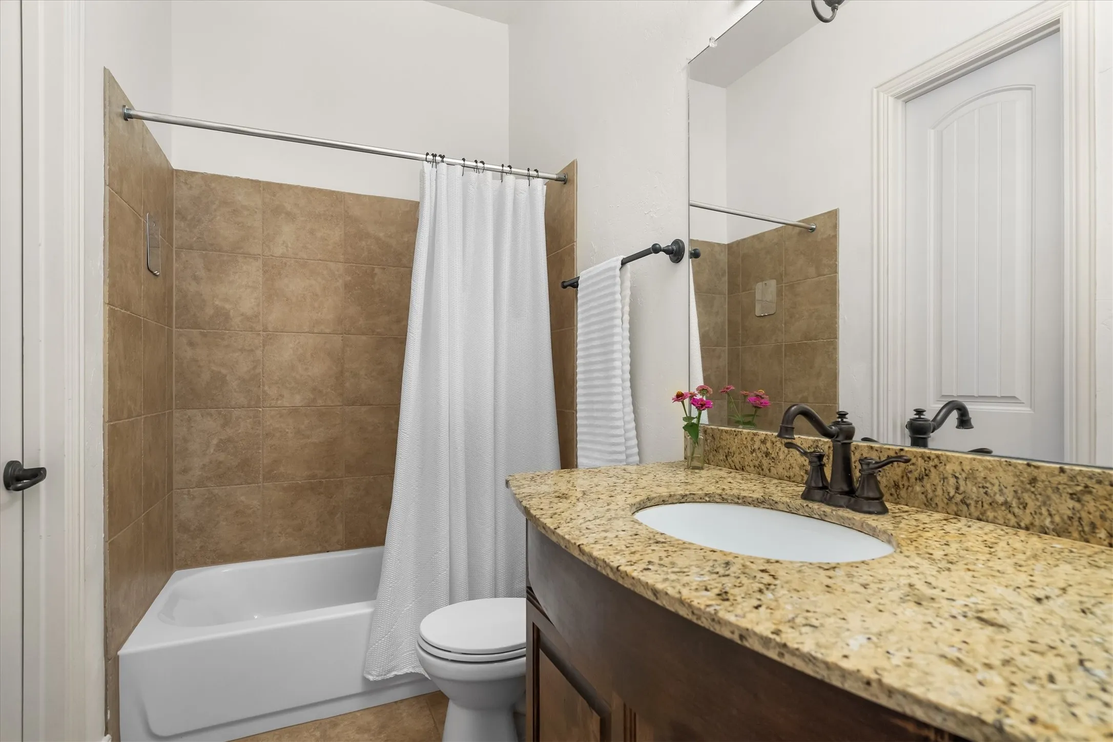 Single Family Residence For Sale in Denton County , 2301 Bella Lago Drive, Flower Mound, Texas 75022, 5 Bedroom, 6 Bathroom, 4 Garage spaces, 5,483 Sqft, built in 2009, mls#21382796, Real Estate Agent in Flower Mound, Homes For Sale in Denton county, Homes For Sale in Flower Mound, Realtor in Flower Mound Texas, Real Estate Brokerage Independent Realty Texas, Luminita Cordes Realtor