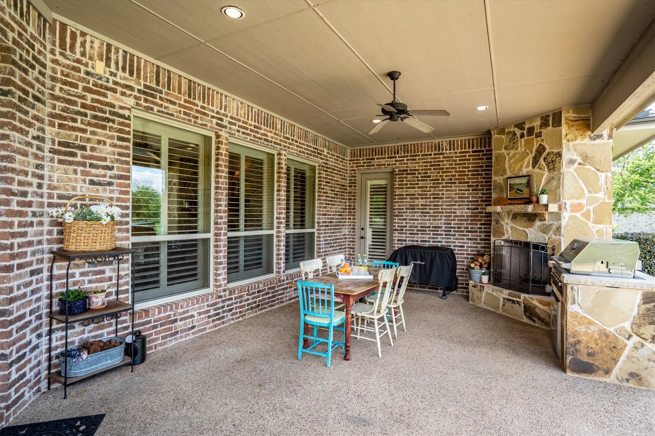 Single Family Residence For Sale in Denton County , 2301 Bella Lago Drive, Flower Mound, Texas 75022, 5 Bedroom, 6 Bathroom, 4 Garage spaces, 5,483 Sqft, built in 2009, mls#21382796, Real Estate Agent in Flower Mound, Homes For Sale in Denton county, Homes For Sale in Flower Mound, Realtor in Flower Mound Texas, Real Estate Brokerage Independent Realty Texas, Luminita Cordes Realtor