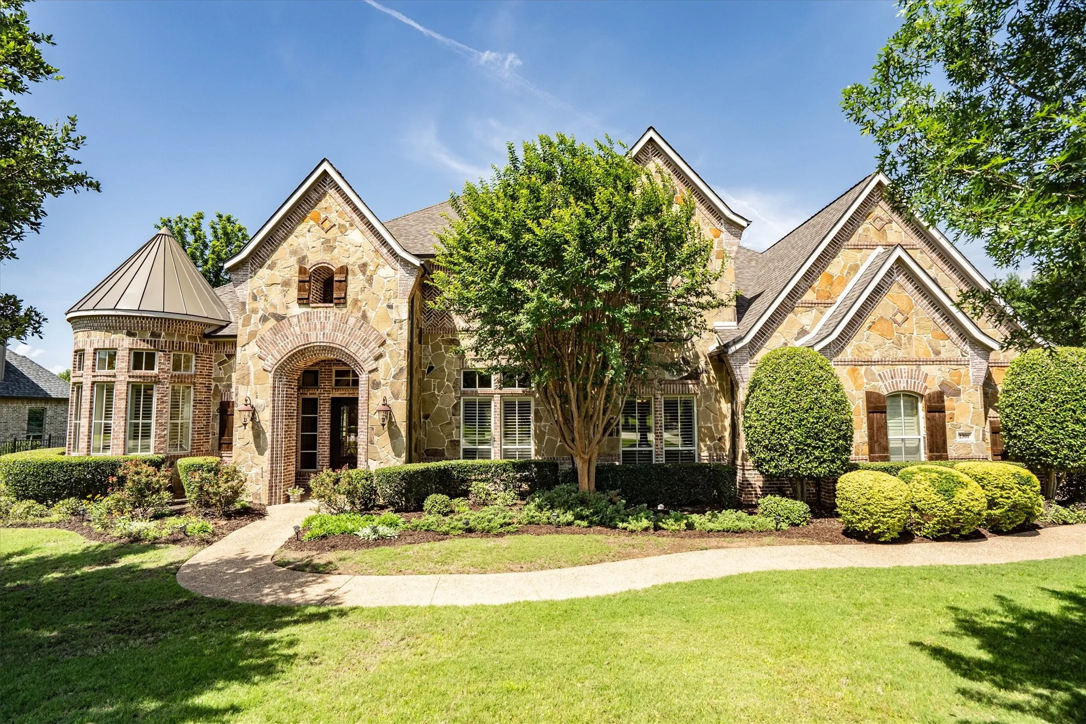 Single Family Residence For Sale in Denton County , 2301 Bella Lago Drive, Flower Mound, Texas 75022, 5 Bedroom, 6 Bathroom, 4 Garage spaces, 5,483 Sqft, built in 2009, mls#21382796, Real Estate Agent in Flower Mound, Homes For Sale in Denton county, Homes For Sale in Flower Mound, Realtor in Flower Mound Texas, Real Estate Brokerage Independent Realty Texas, Luminita Cordes Realtor