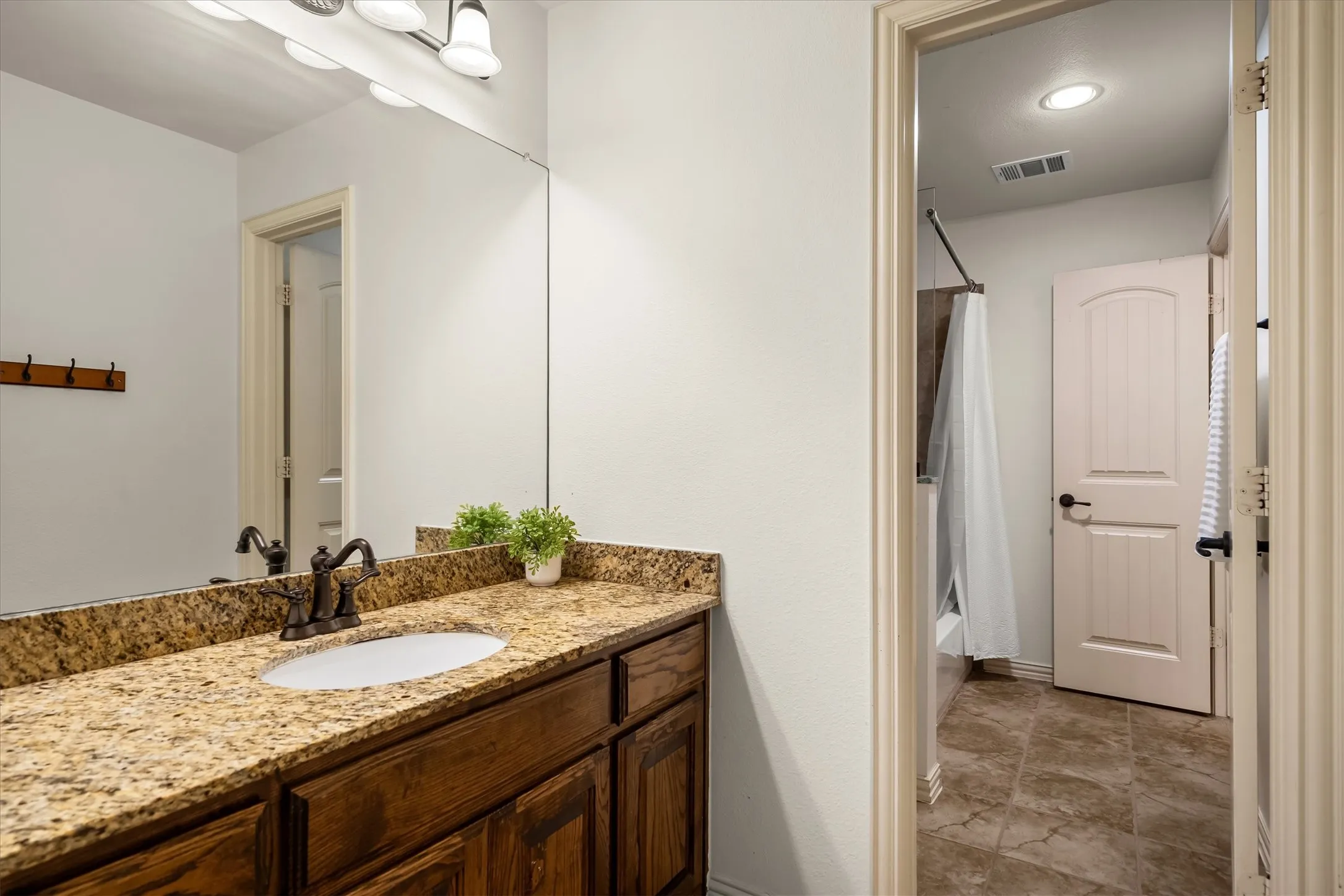 Single Family Residence For Sale in Denton County , 2301 Bella Lago Drive, Flower Mound, Texas 75022, 5 Bedroom, 6 Bathroom, 4 Garage spaces, 5,483 Sqft, built in 2009, mls#21382796, Real Estate Agent in Flower Mound, Homes For Sale in Denton county, Homes For Sale in Flower Mound, Realtor in Flower Mound Texas, Real Estate Brokerage Independent Realty Texas, Luminita Cordes Realtor