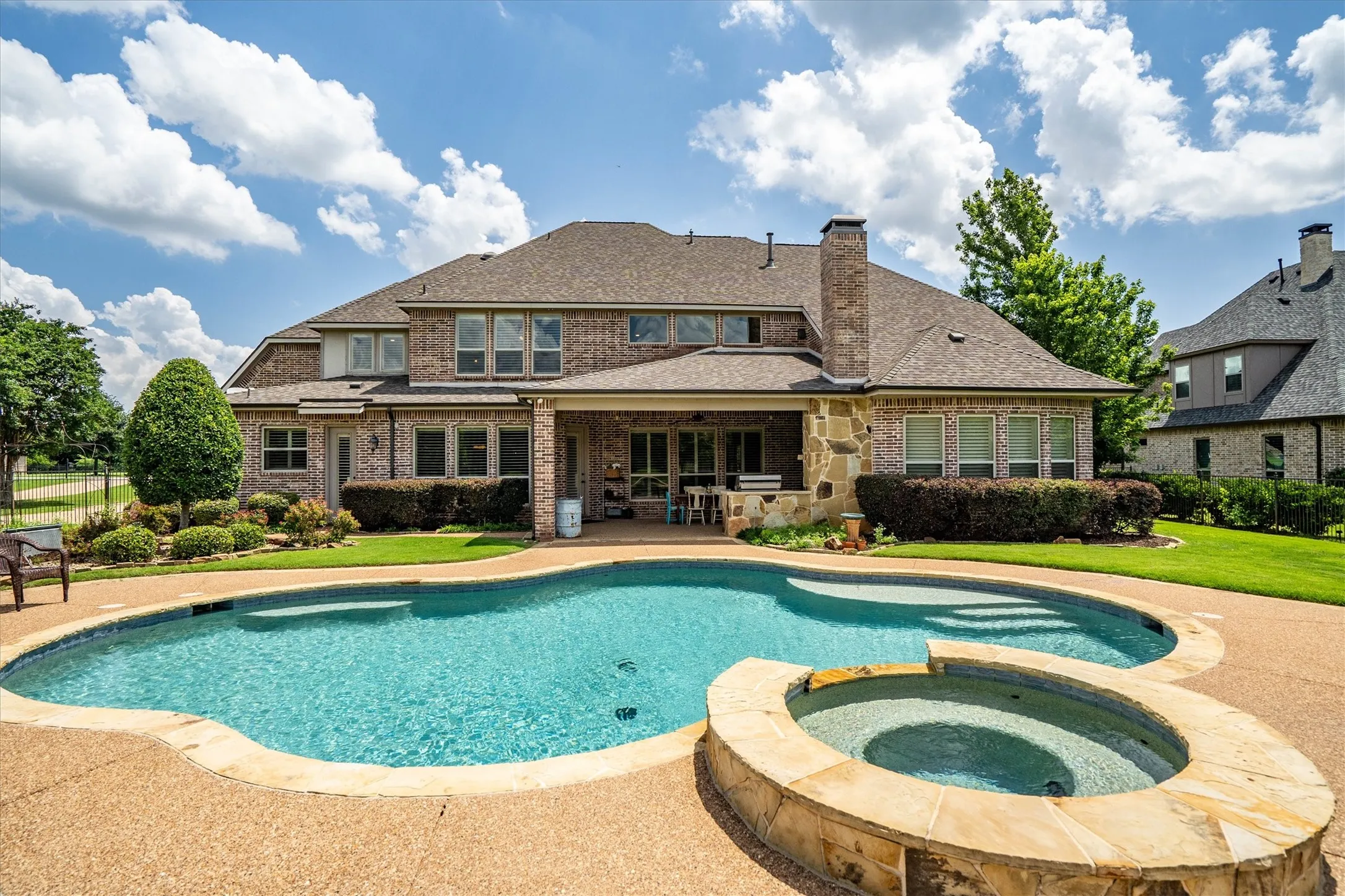 Single Family Residence For Sale in Denton County , 2301 Bella Lago Drive, Flower Mound, Texas 75022, 5 Bedroom, 6 Bathroom, 4 Garage spaces, 5,483 Sqft, built in 2009, mls#21382796, Real Estate Agent in Flower Mound, Homes For Sale in Denton county, Homes For Sale in Flower Mound, Realtor in Flower Mound Texas, Real Estate Brokerage Independent Realty Texas, Luminita Cordes Realtor