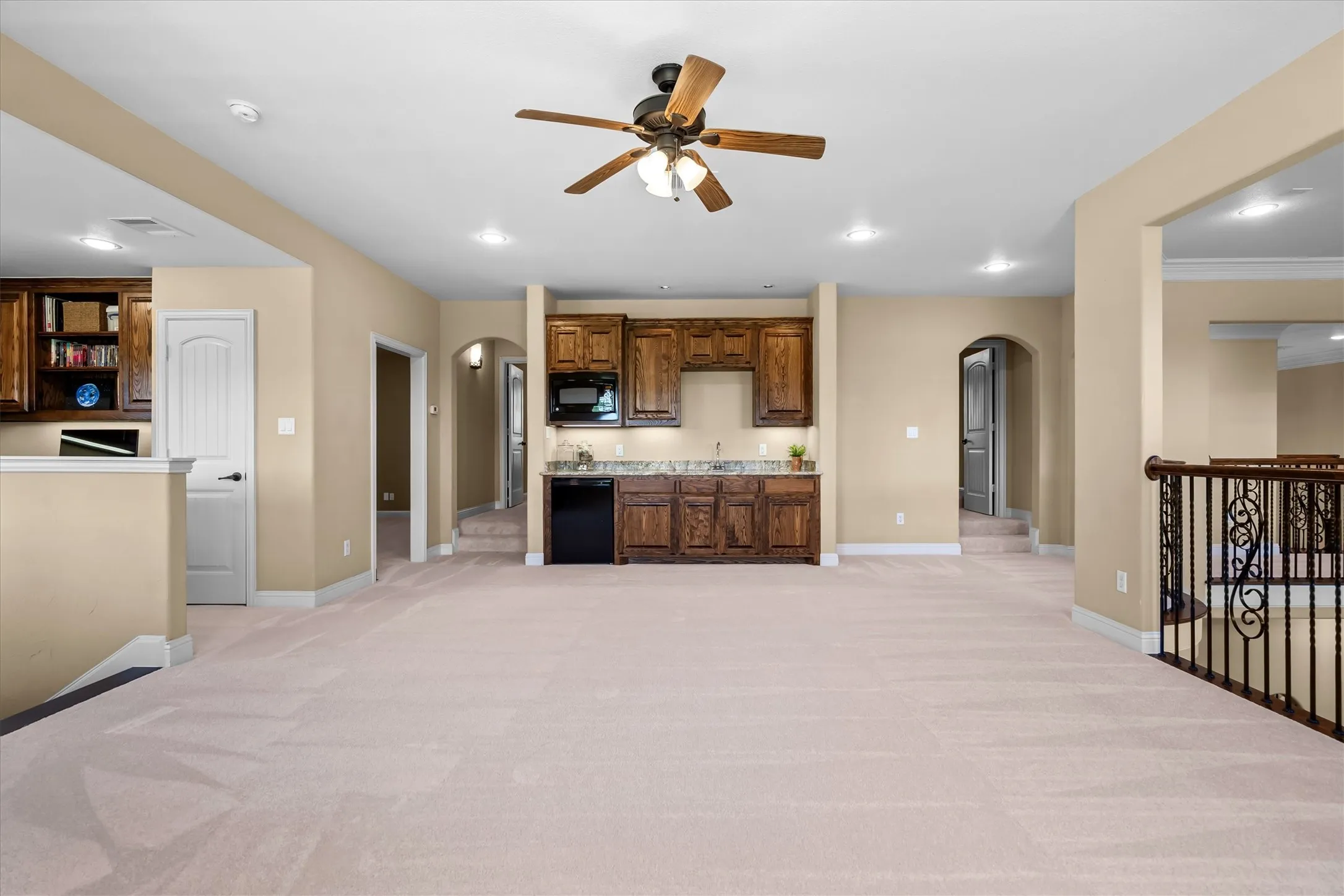 Single Family Residence For Sale in Denton County , 2301 Bella Lago Drive, Flower Mound, Texas 75022, 5 Bedroom, 6 Bathroom, 4 Garage spaces, 5,483 Sqft, built in 2009, mls#21382796, Real Estate Agent in Flower Mound, Homes For Sale in Denton county, Homes For Sale in Flower Mound, Realtor in Flower Mound Texas, Real Estate Brokerage Independent Realty Texas, Luminita Cordes Realtor