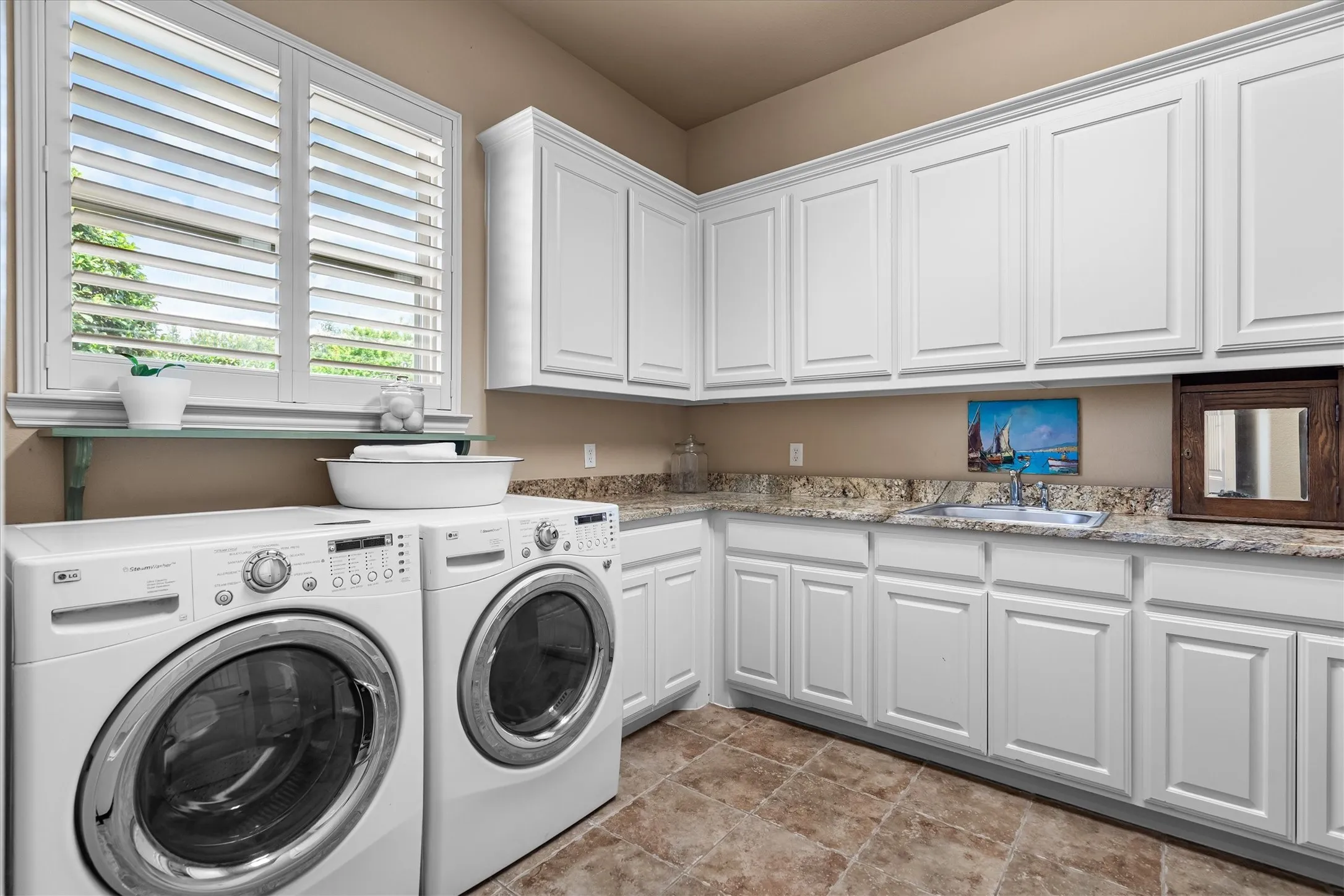 Single Family Residence For Sale in Denton County , 2301 Bella Lago Drive, Flower Mound, Texas 75022, 5 Bedroom, 6 Bathroom, 4 Garage spaces, 5,483 Sqft, built in 2009, mls#21382796, Real Estate Agent in Flower Mound, Homes For Sale in Denton county, Homes For Sale in Flower Mound, Realtor in Flower Mound Texas, Real Estate Brokerage Independent Realty Texas, Luminita Cordes Realtor
