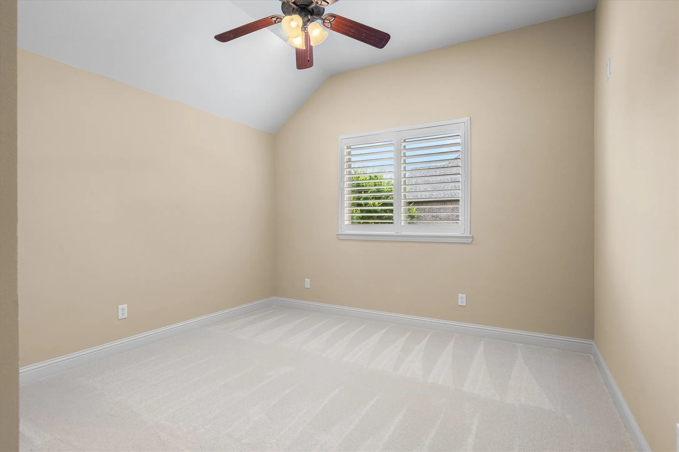 Single Family Residence For Sale in Denton County , 2301 Bella Lago Drive, Flower Mound, Texas 75022, 5 Bedroom, 6 Bathroom, 4 Garage spaces, 5,483 Sqft, built in 2009, mls#21382796, Real Estate Agent in Flower Mound, Homes For Sale in Denton county, Homes For Sale in Flower Mound, Realtor in Flower Mound Texas, Real Estate Brokerage Independent Realty Texas, Luminita Cordes Realtor