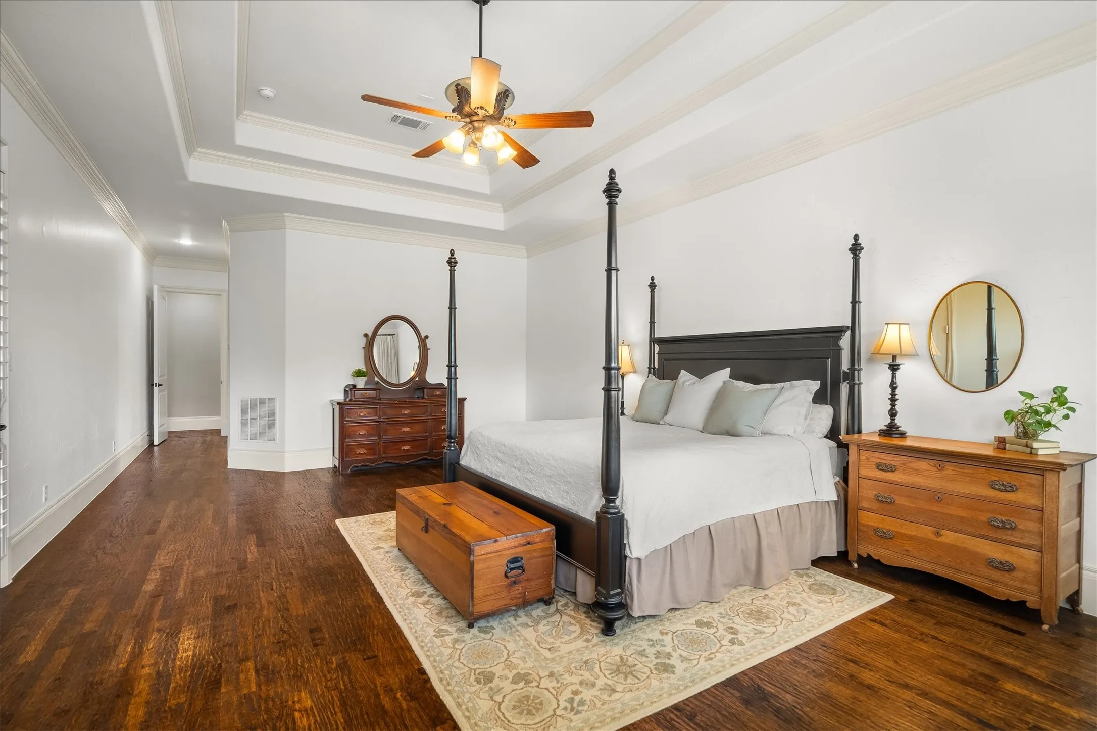 Single Family Residence For Sale in Denton County , 2301 Bella Lago Drive, Flower Mound, Texas 75022, 5 Bedroom, 6 Bathroom, 4 Garage spaces, 5,483 Sqft, built in 2009, mls#21382796, Real Estate Agent in Flower Mound, Homes For Sale in Denton county, Homes For Sale in Flower Mound, Realtor in Flower Mound Texas, Real Estate Brokerage Independent Realty Texas, Luminita Cordes Realtor