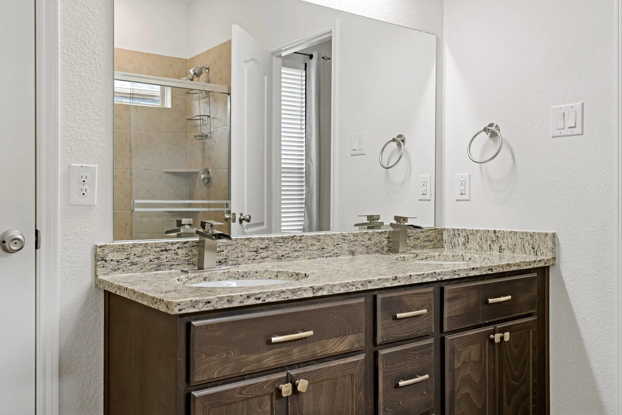 Single Family Residence For Rent in Denton County , 2632 Wesley Avenue, Aubrey, Texas 76227, 3 Bedroom, 2 Bathroom, 2 Garage spaces, 1,864 Sqft, built in 2018, mls#21382415, Real Estate Agent in Aubrey, Homes For Rent in Denton county, Homes For Rent in Aubrey, Realtor in Aubrey Texas, Real Estate Brokerage Independent Realty Texas, Luminita Cordes Realtor