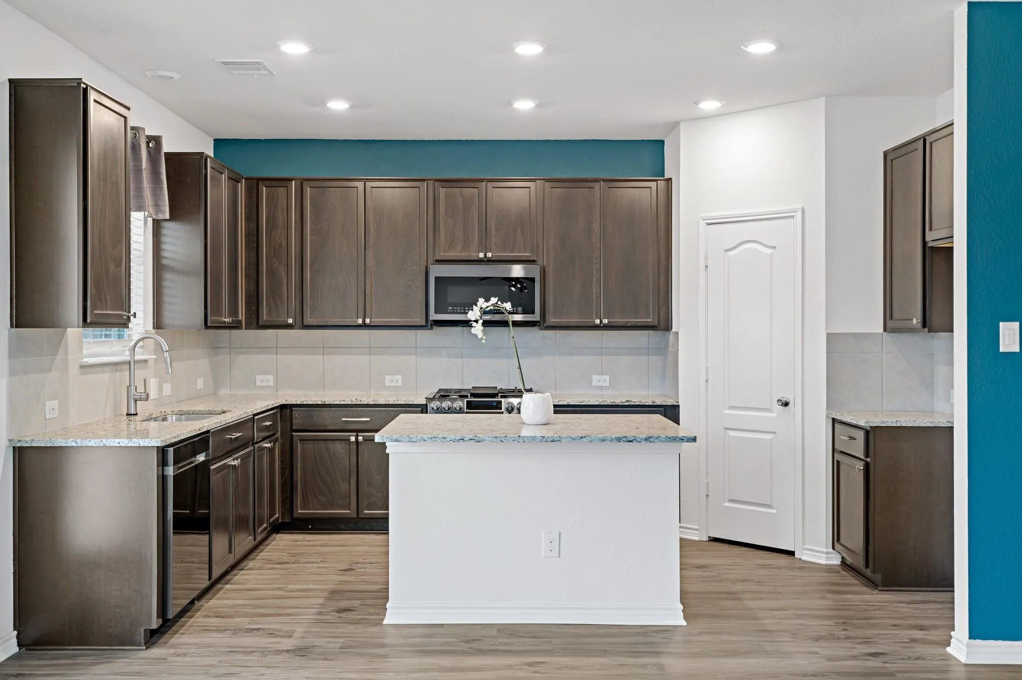 Single Family Residence For Rent in Denton County , 2632 Wesley Avenue, Aubrey, Texas 76227, 3 Bedroom, 2 Bathroom, 2 Garage spaces, 1,864 Sqft, built in 2018, mls#21382415, Real Estate Agent in Aubrey, Homes For Rent in Denton county, Homes For Rent in Aubrey, Realtor in Aubrey Texas, Real Estate Brokerage Independent Realty Texas, Luminita Cordes Realtor