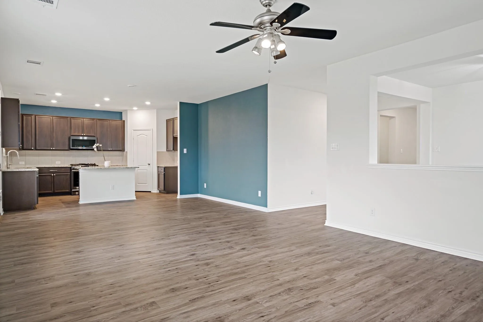 Single Family Residence For Rent in Denton County , 2632 Wesley Avenue, Aubrey, Texas 76227, 3 Bedroom, 2 Bathroom, 2 Garage spaces, 1,864 Sqft, built in 2018, mls#21382415, Real Estate Agent in Aubrey, Homes For Rent in Denton county, Homes For Rent in Aubrey, Realtor in Aubrey Texas, Real Estate Brokerage Independent Realty Texas, Luminita Cordes Realtor