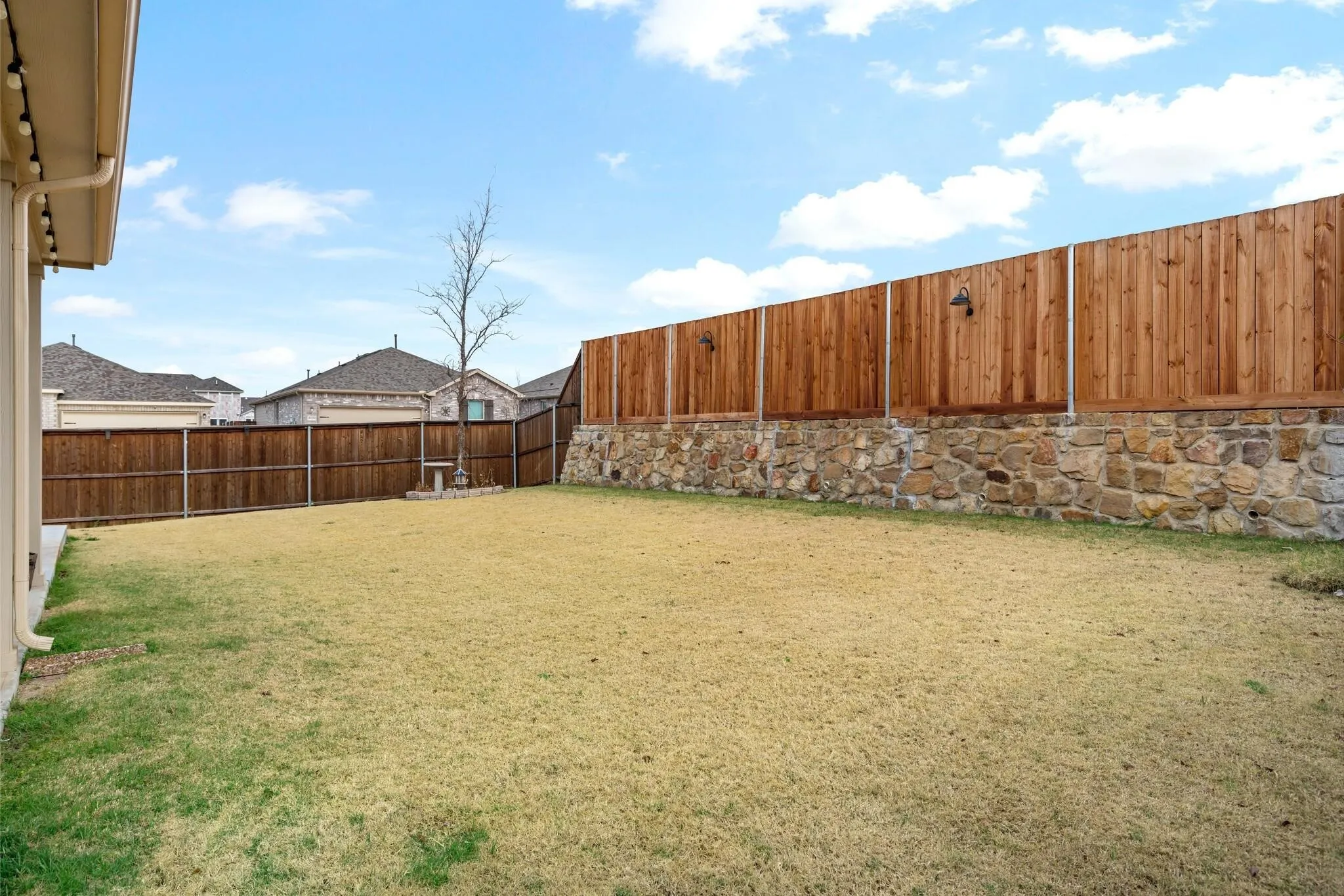 Single Family Residence For Rent in Denton County , 2632 Wesley Avenue, Aubrey, Texas 76227, 3 Bedroom, 2 Bathroom, 2 Garage spaces, 1,864 Sqft, built in 2018, mls#21382415, Real Estate Agent in Aubrey, Homes For Rent in Denton county, Homes For Rent in Aubrey, Realtor in Aubrey Texas, Real Estate Brokerage Independent Realty Texas, Luminita Cordes Realtor